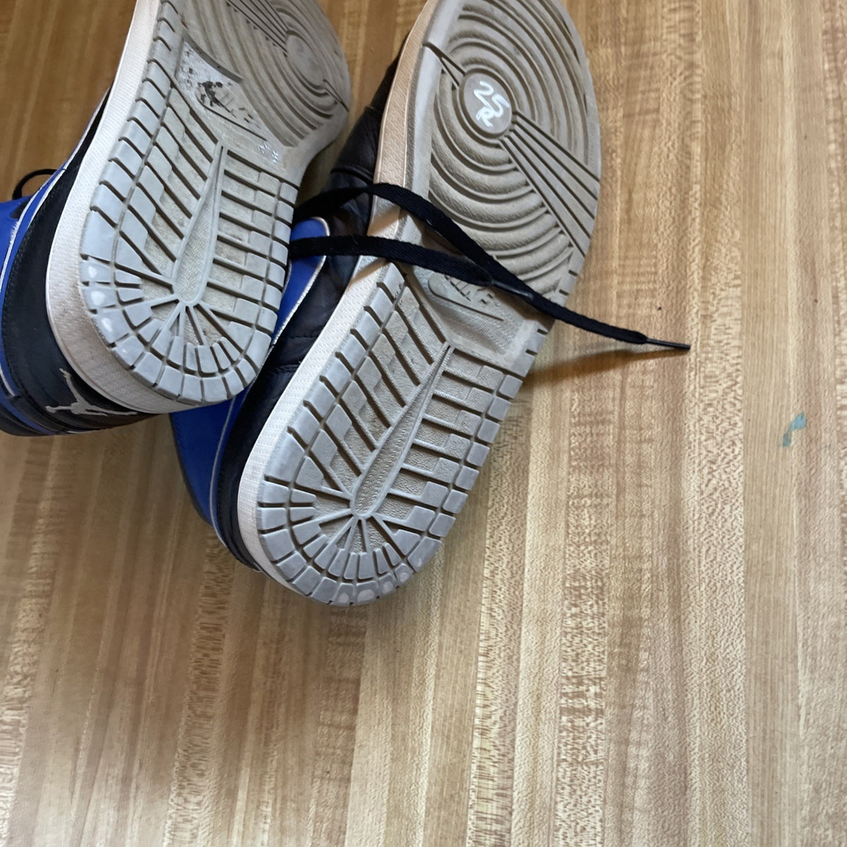 Jordan 1 Mid Size 14