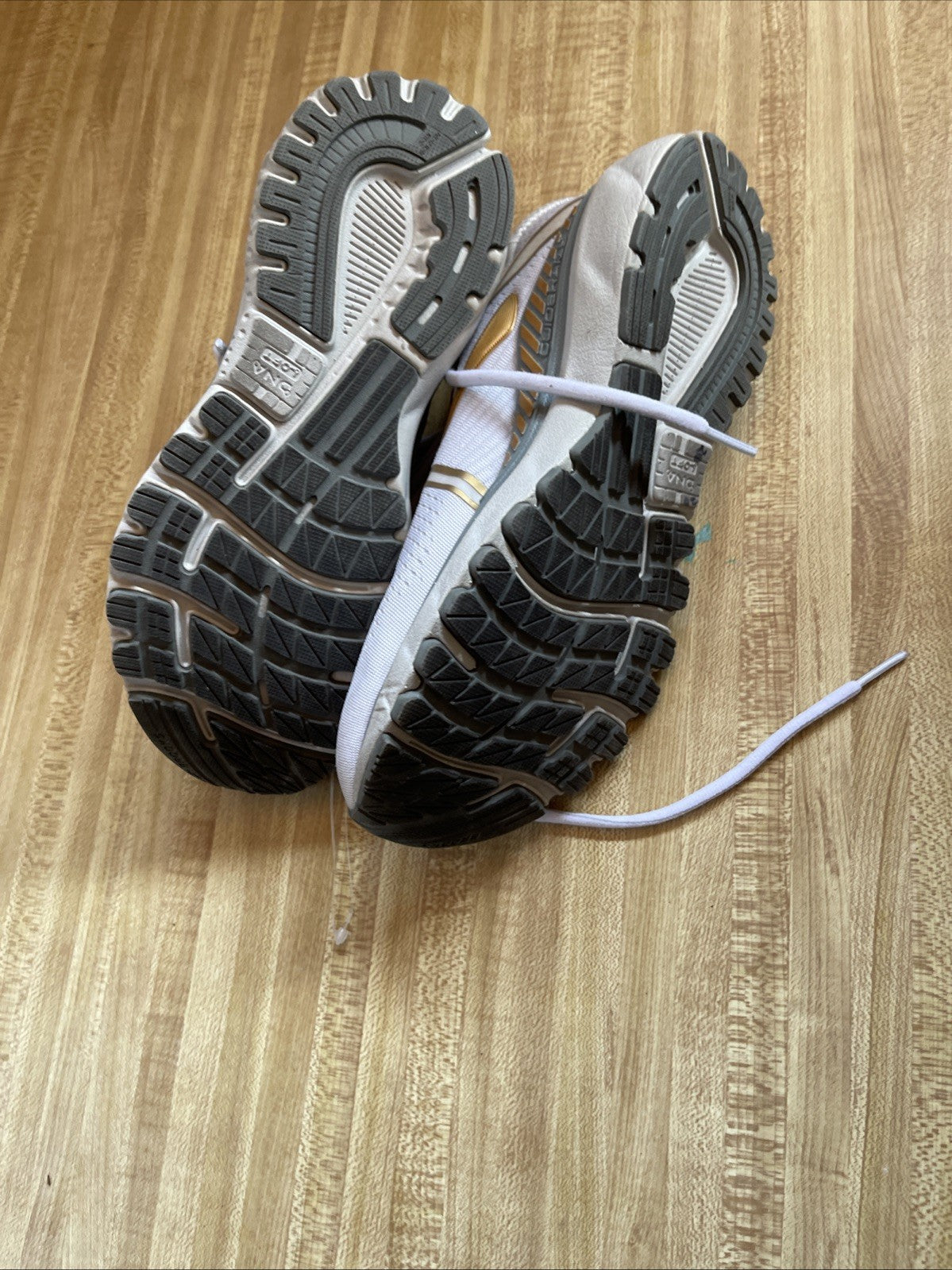 Brooks Adrenaline 20 Size 8