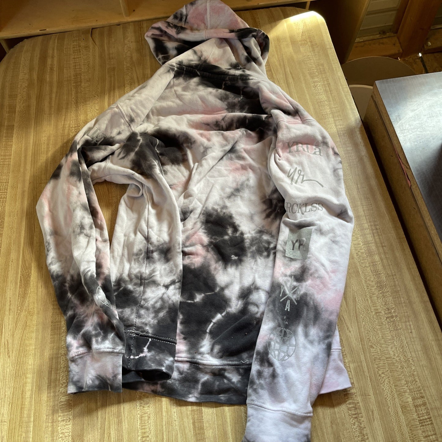 Young And Reckless Los Angeles Hoodie Medium