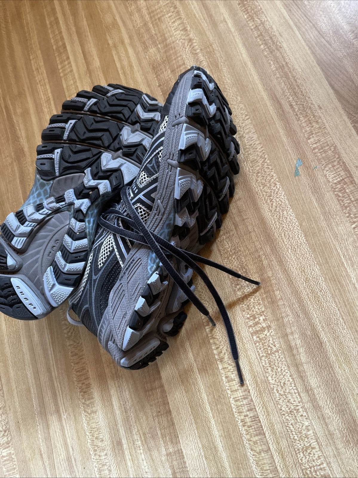 ASICS Gel Kahana Size 6.5