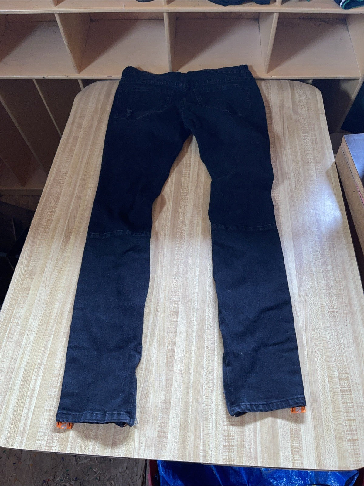 Cooper 9 Jeans 30/31 Distressed Ankle Zip