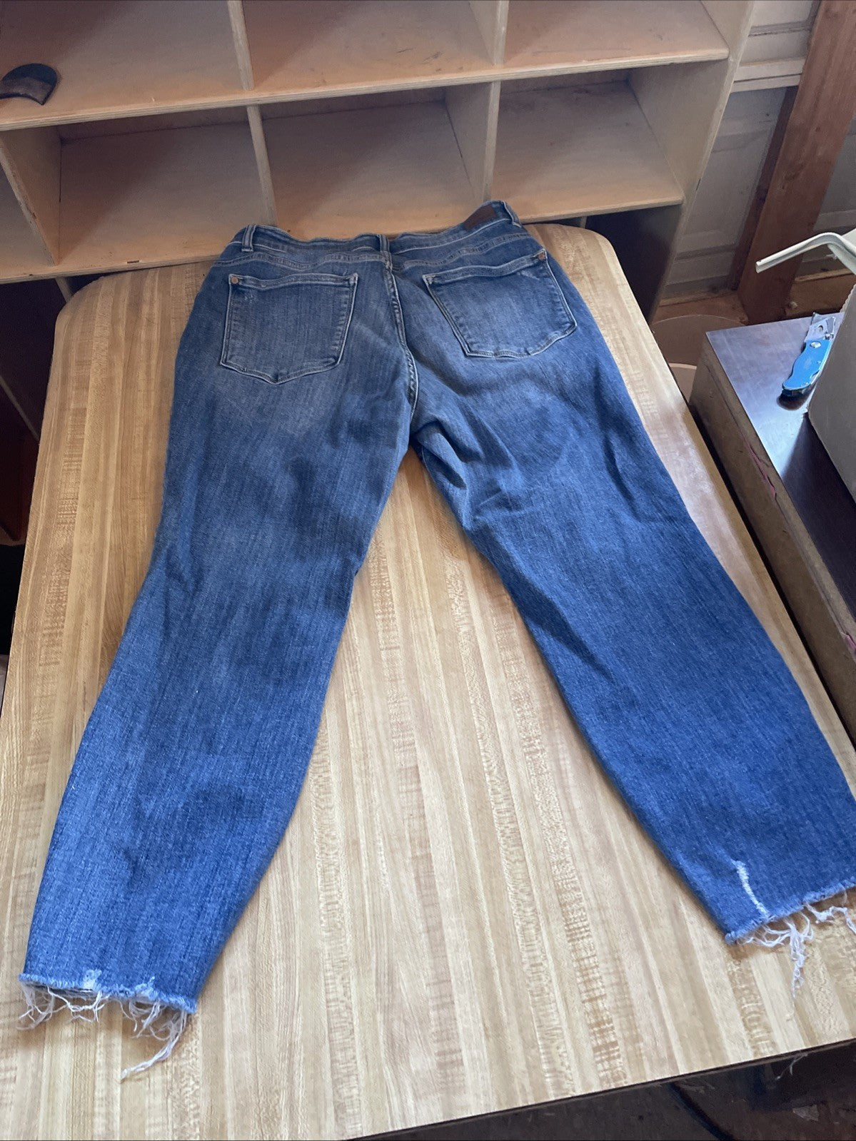 Judy Blue Jeans Distressed Frayed Ankle 14W