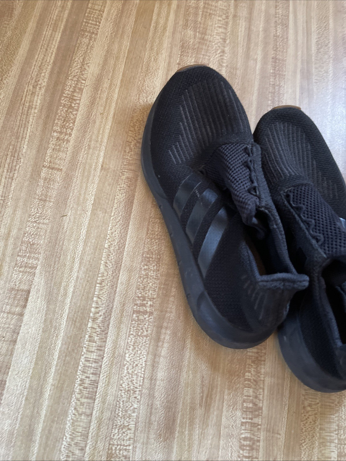 adidas slip on sneakers Size 8