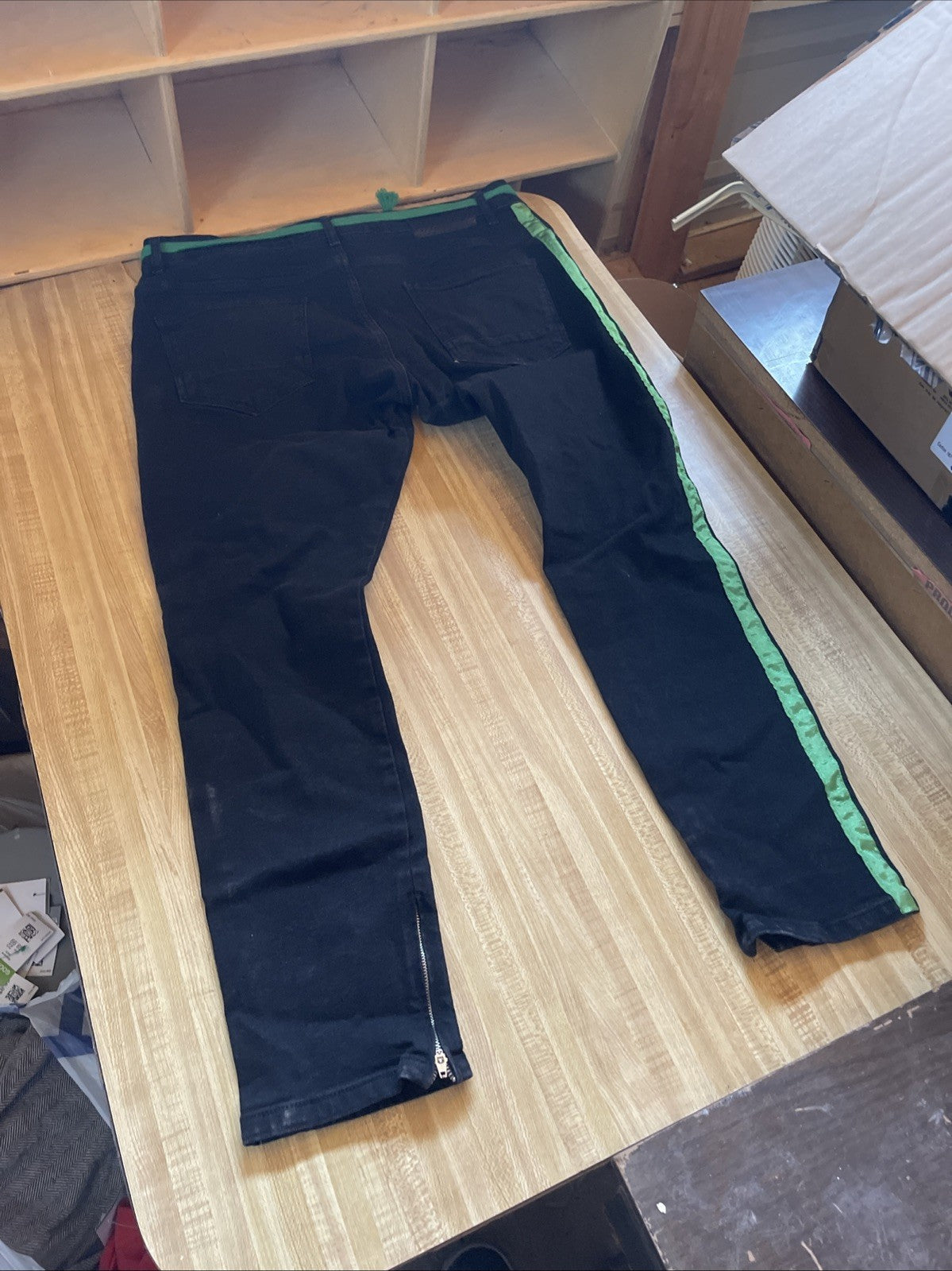 2Y DNM Jeans 18 Women’s 36x28 Men’s