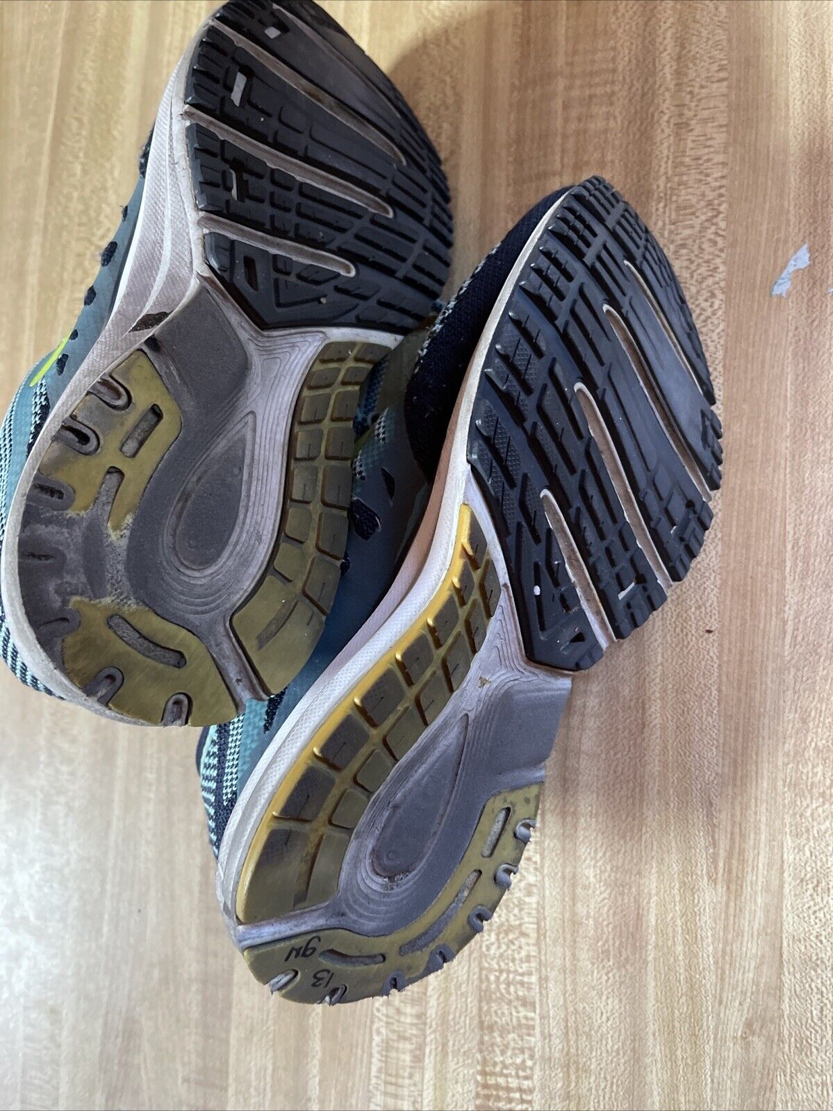 Brooks Revel Size 6