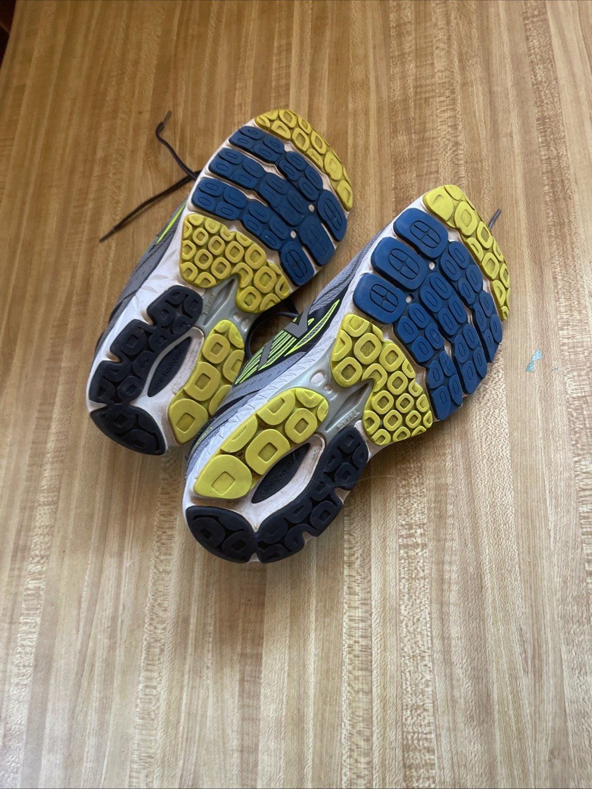 New Balance 860v7 10.5 EE