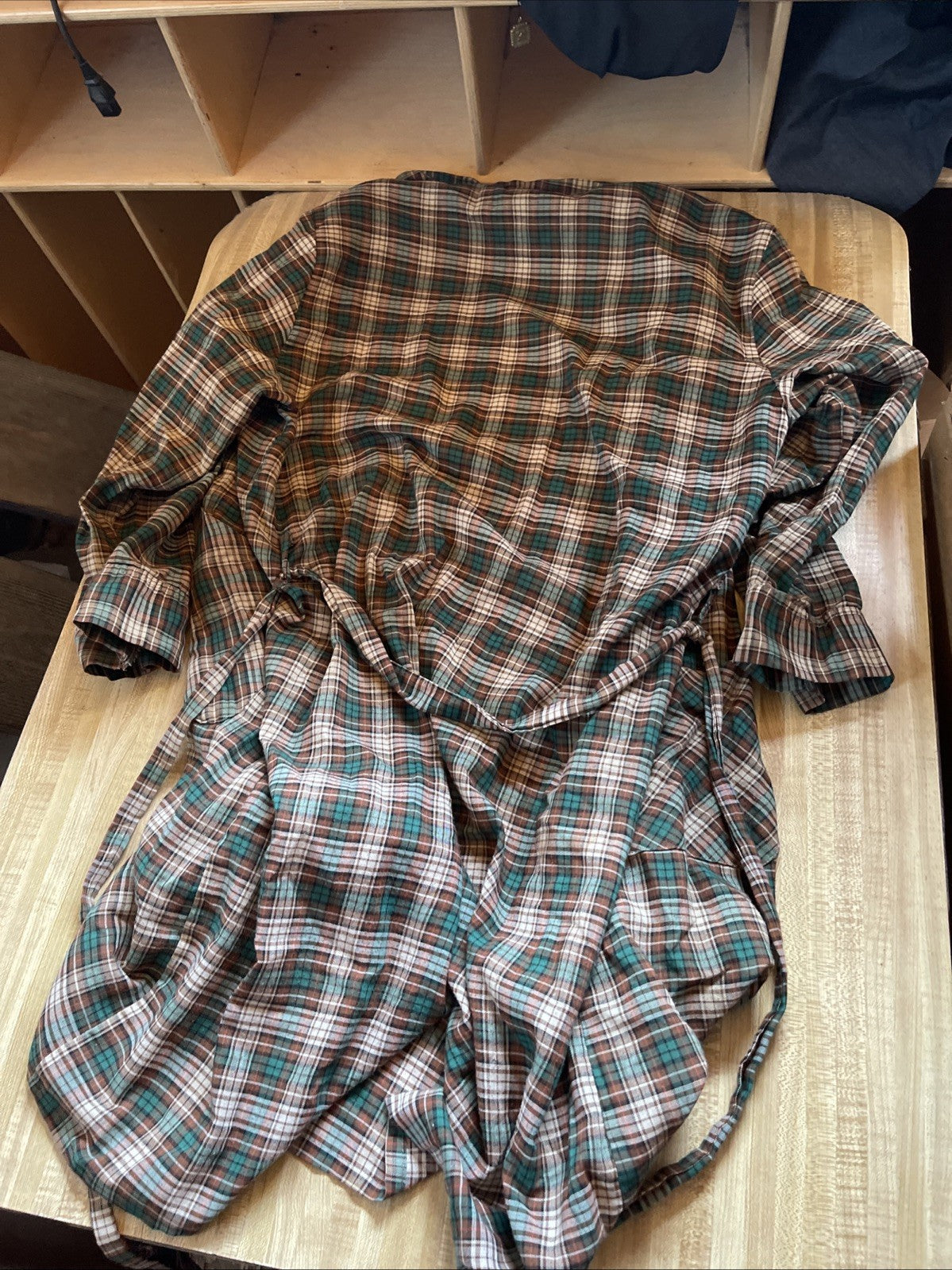 True Vintage Harcourt Robe Size XL