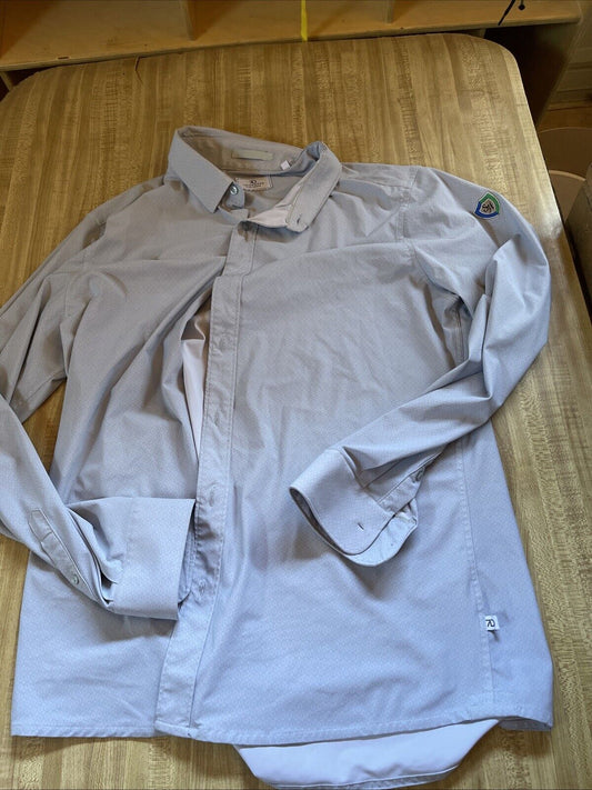 7 diamonds 4 way stretch Button Up Medium Has Golf Course Logo On Shoulder