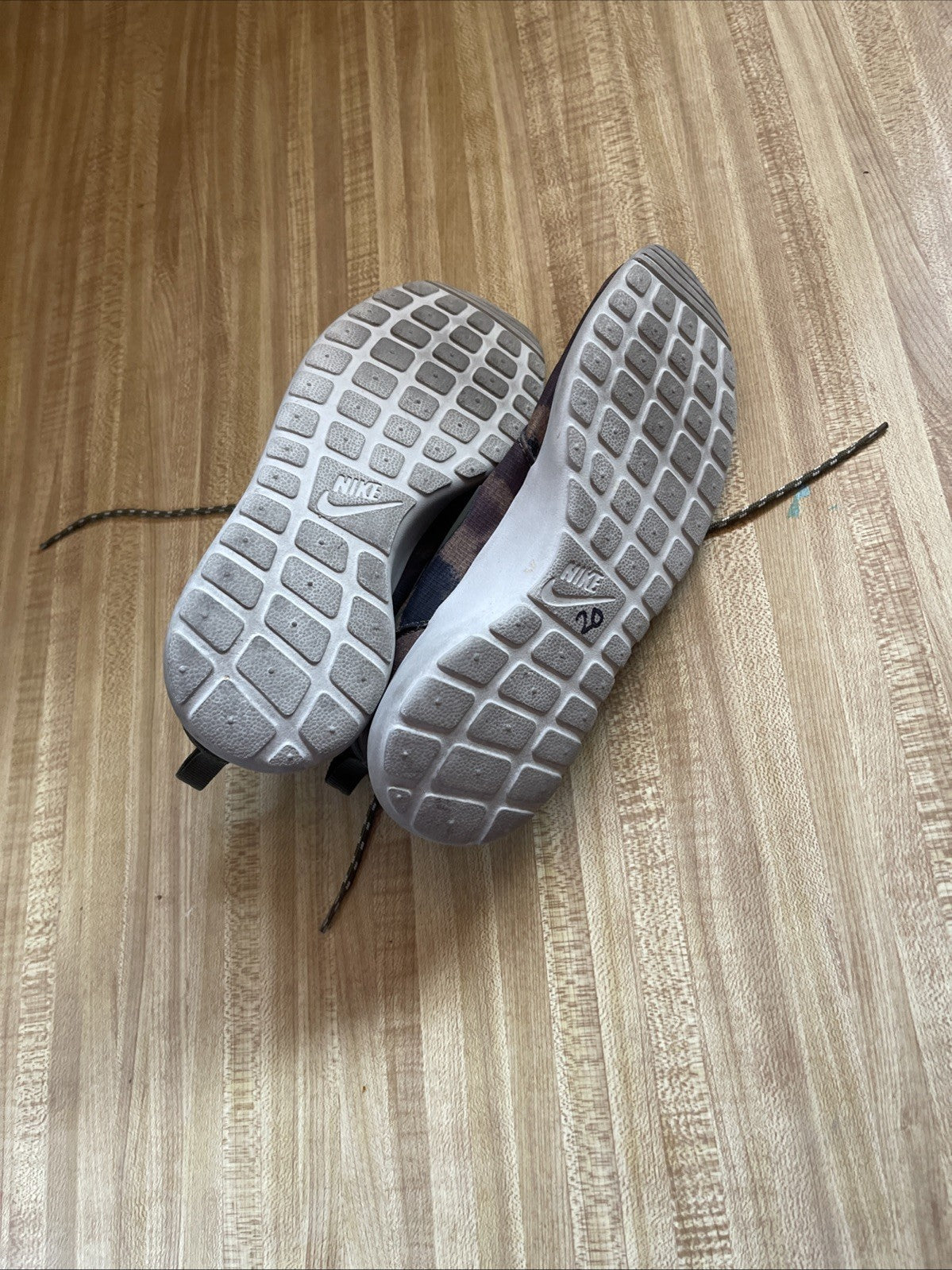 Nike Roshe Run Camo Size 8