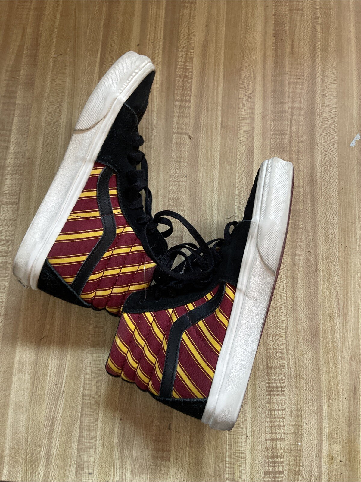 VANS Harry Potter x Sk8- High Gryffindor Men’s 6, Women’s 7.5