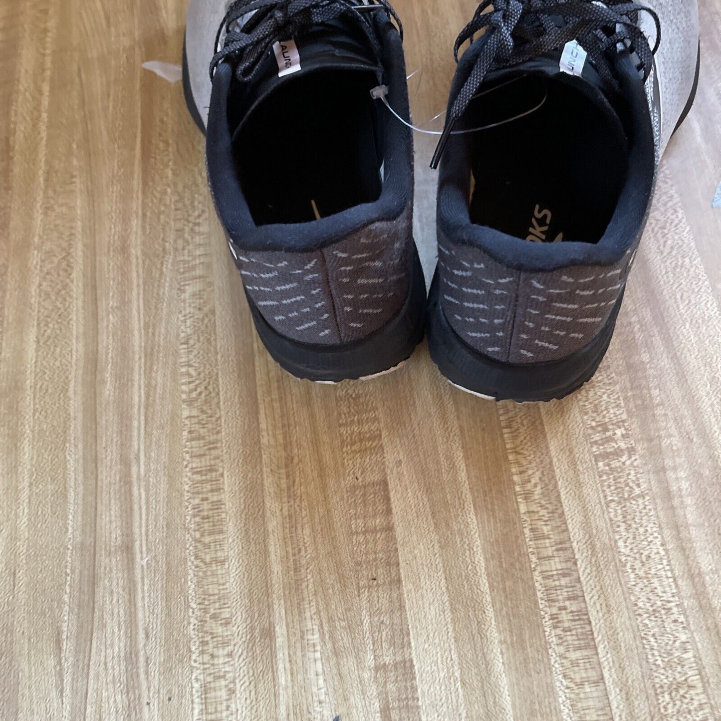 Brooks Launch 10 Size 10