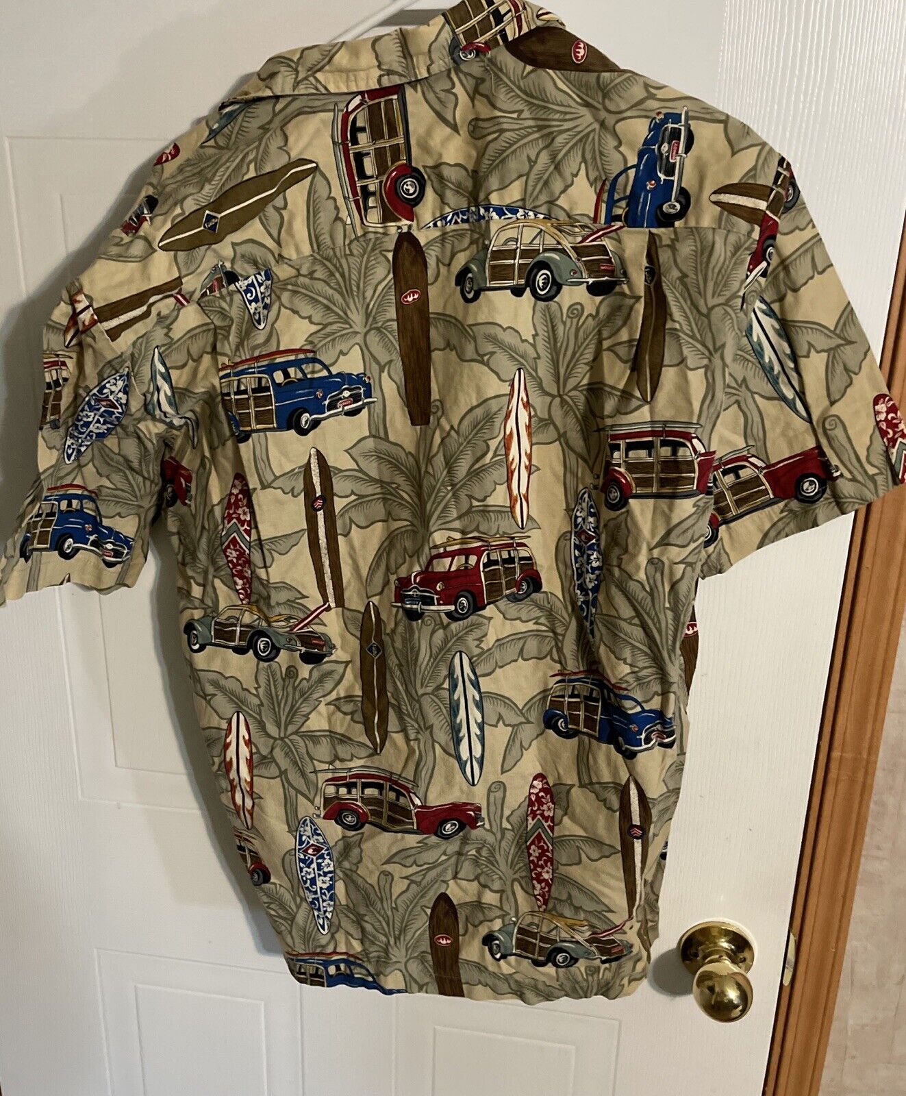 Aloha Republic Hawaiian shirt XL with vintage car and surfboard print on beige background