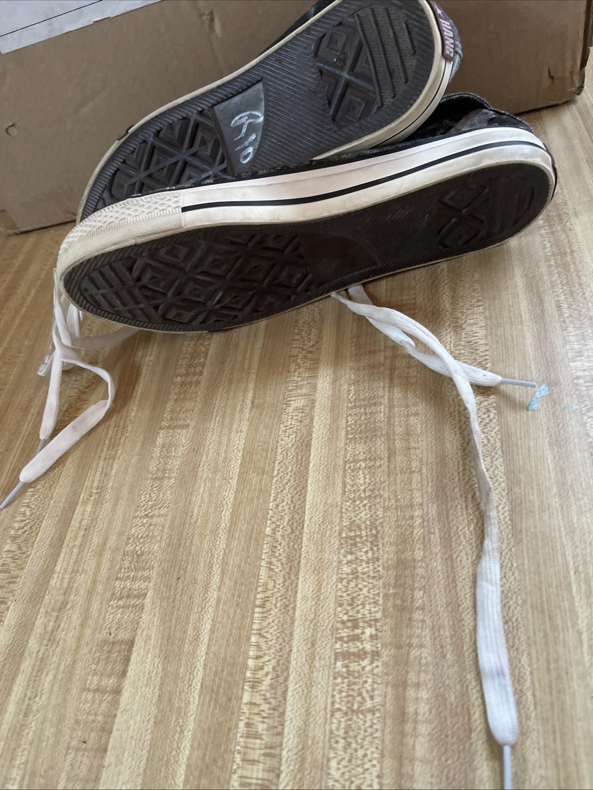 Ju Hang Sneakers 11.5