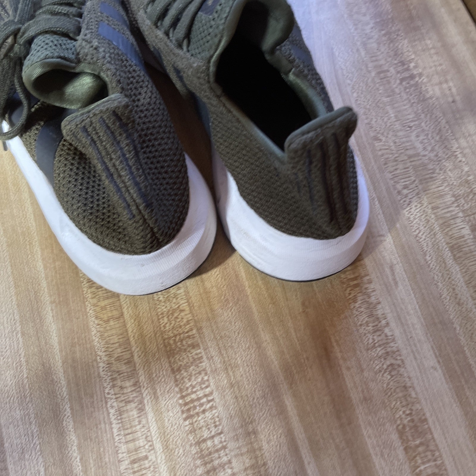 Adidas Swift Run Men’s 9.5