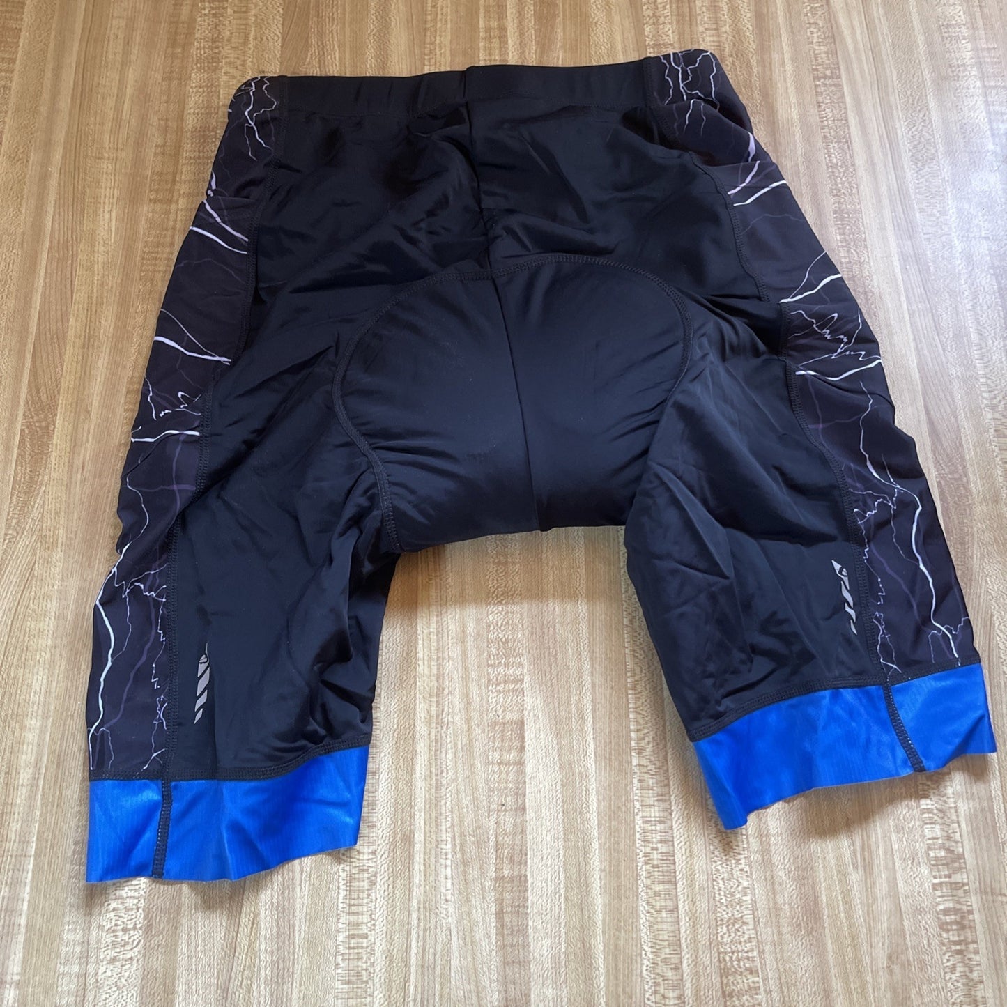 baleaf bike shorts Large