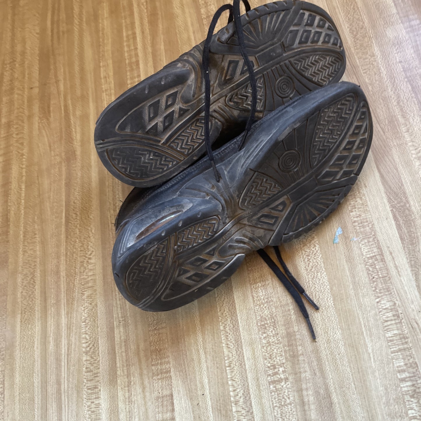 apex mens sneakers 10.5