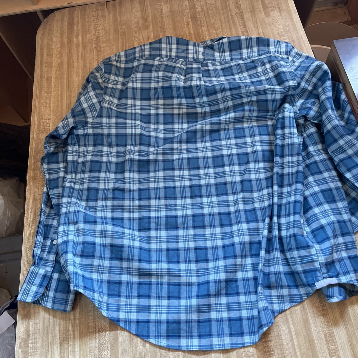 izod saltwater button down shirt Medium