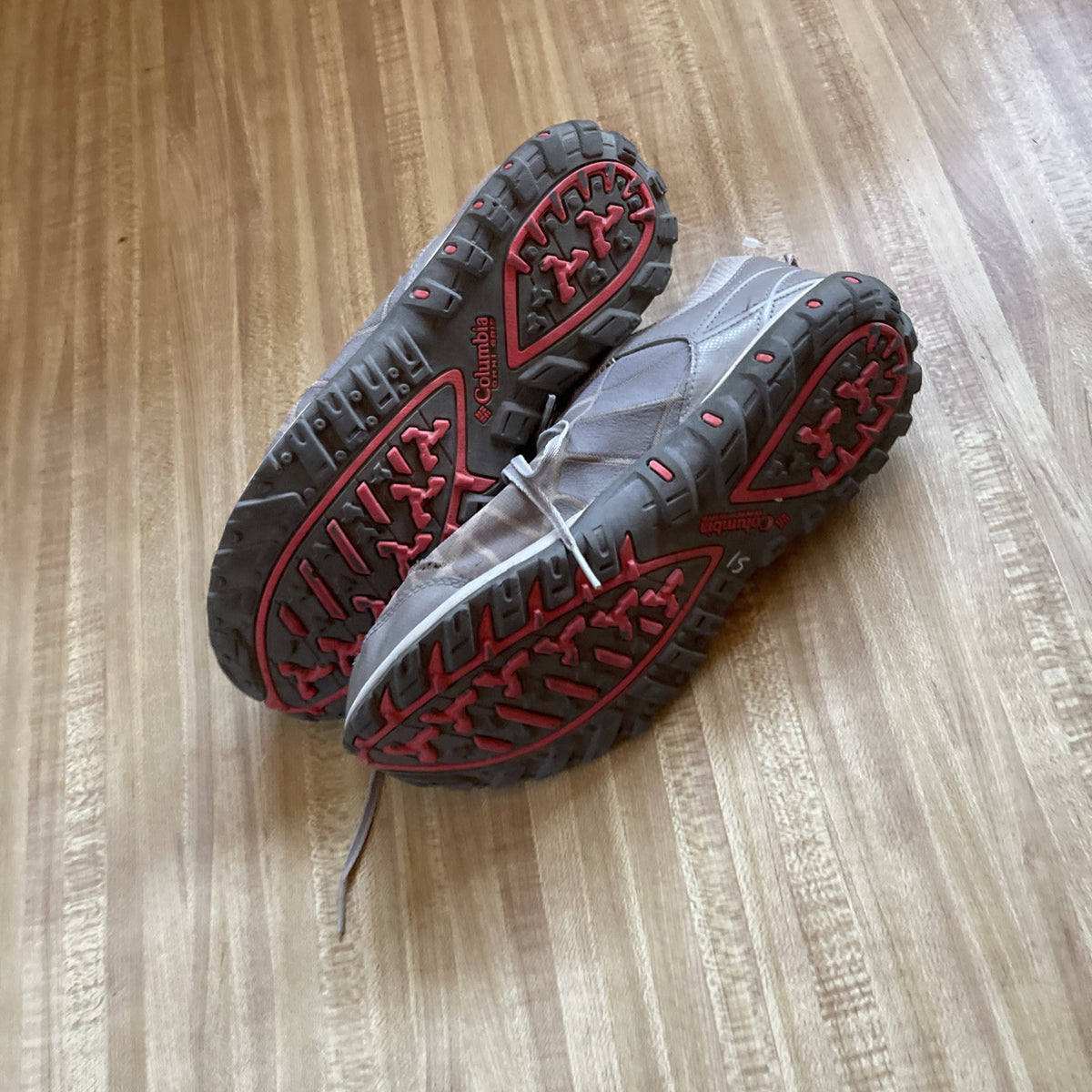mens columbia hiking shoes size 10