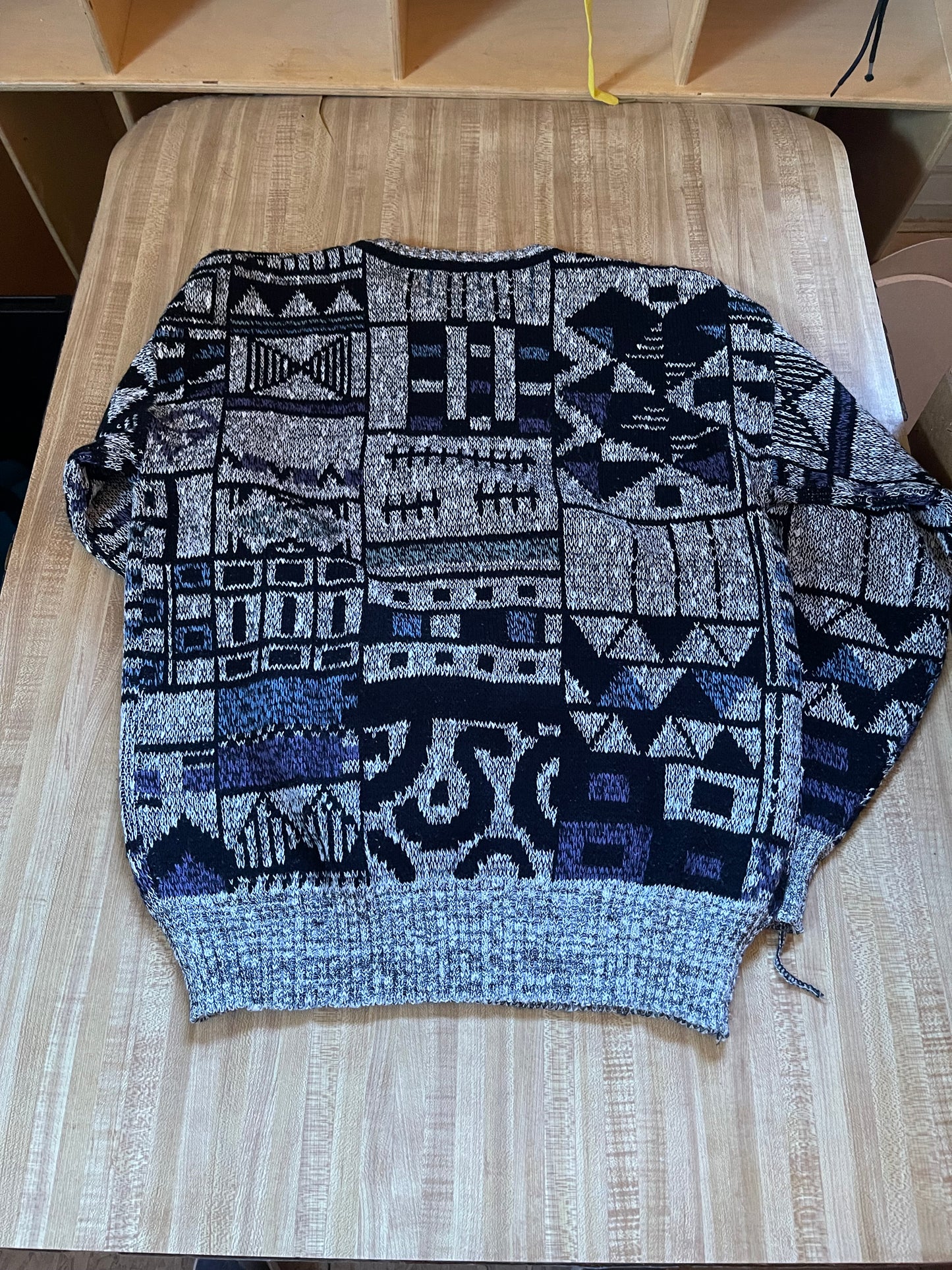 Vintage sweater medium