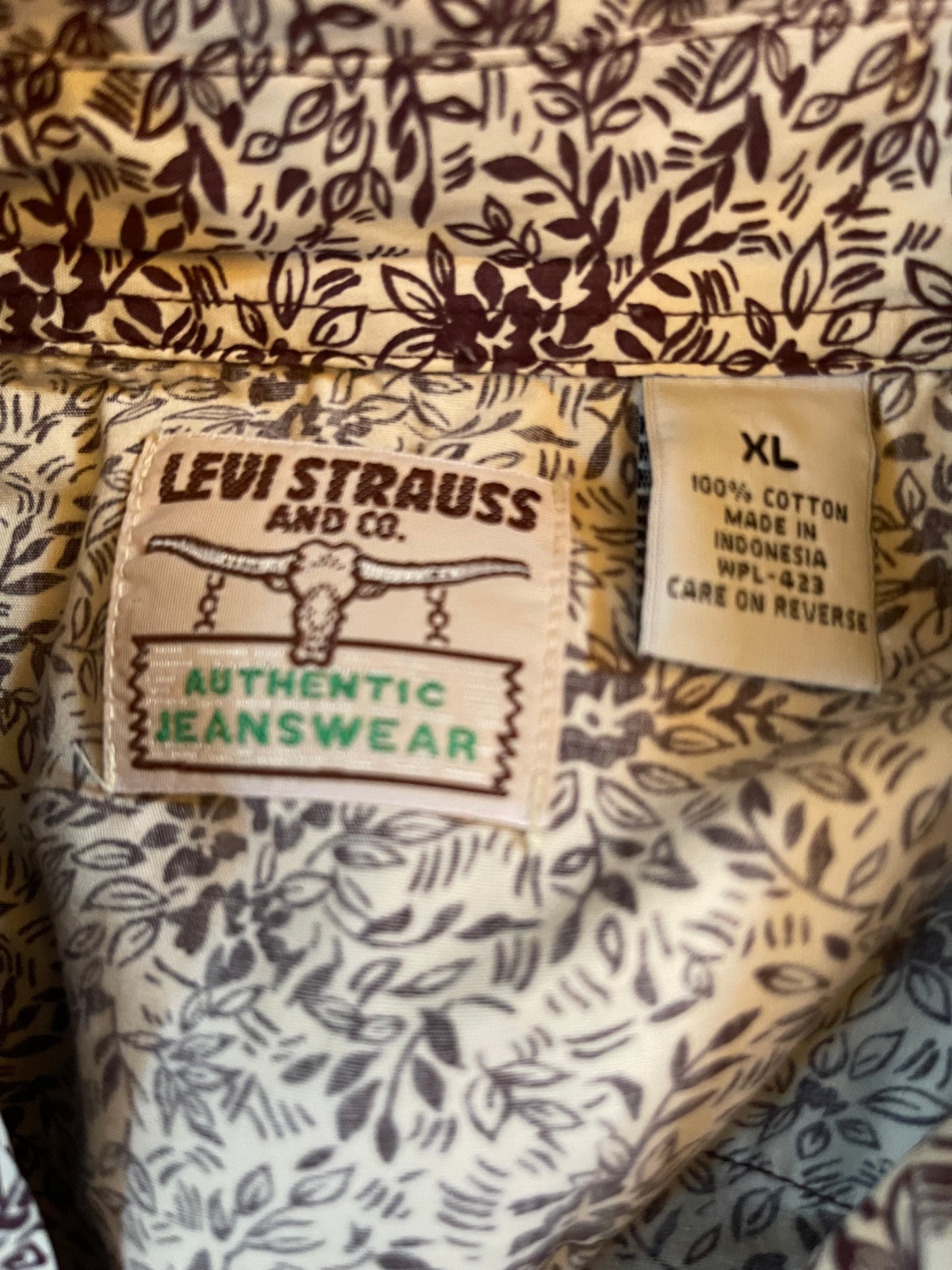 Vintage Levi’s Pearl snap xl