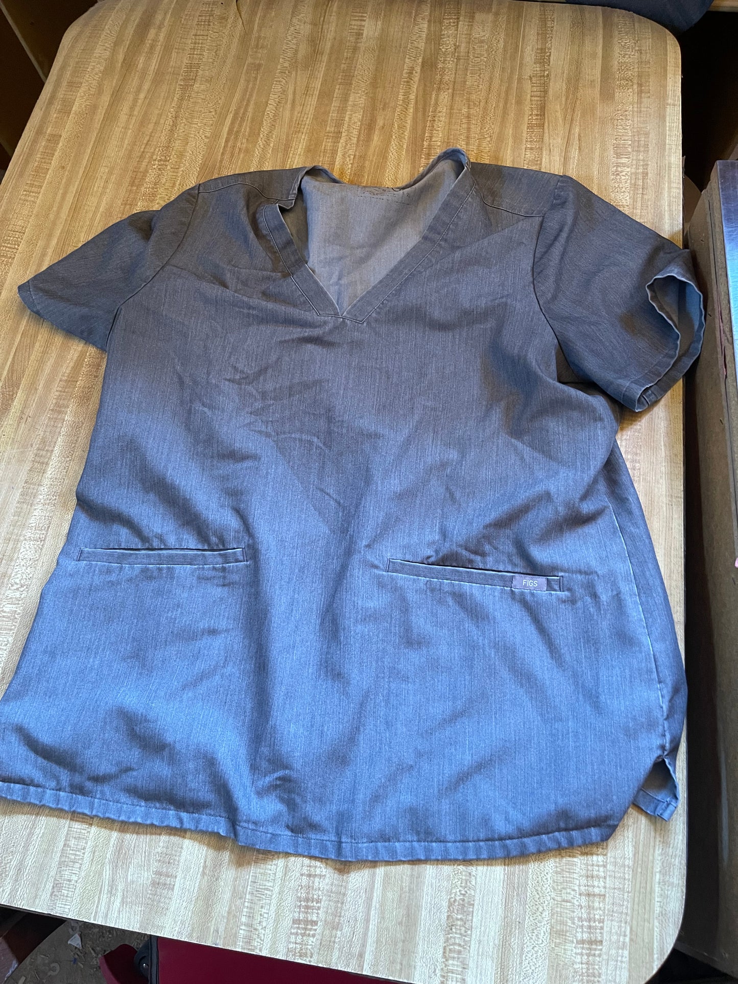 Figs scrubs set pants LT top xl