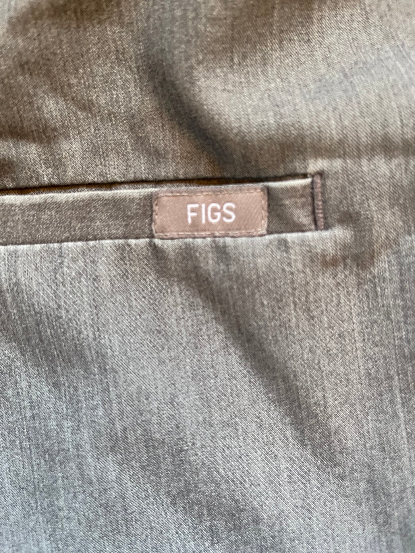 Figs scrubs set pants LT top xl
