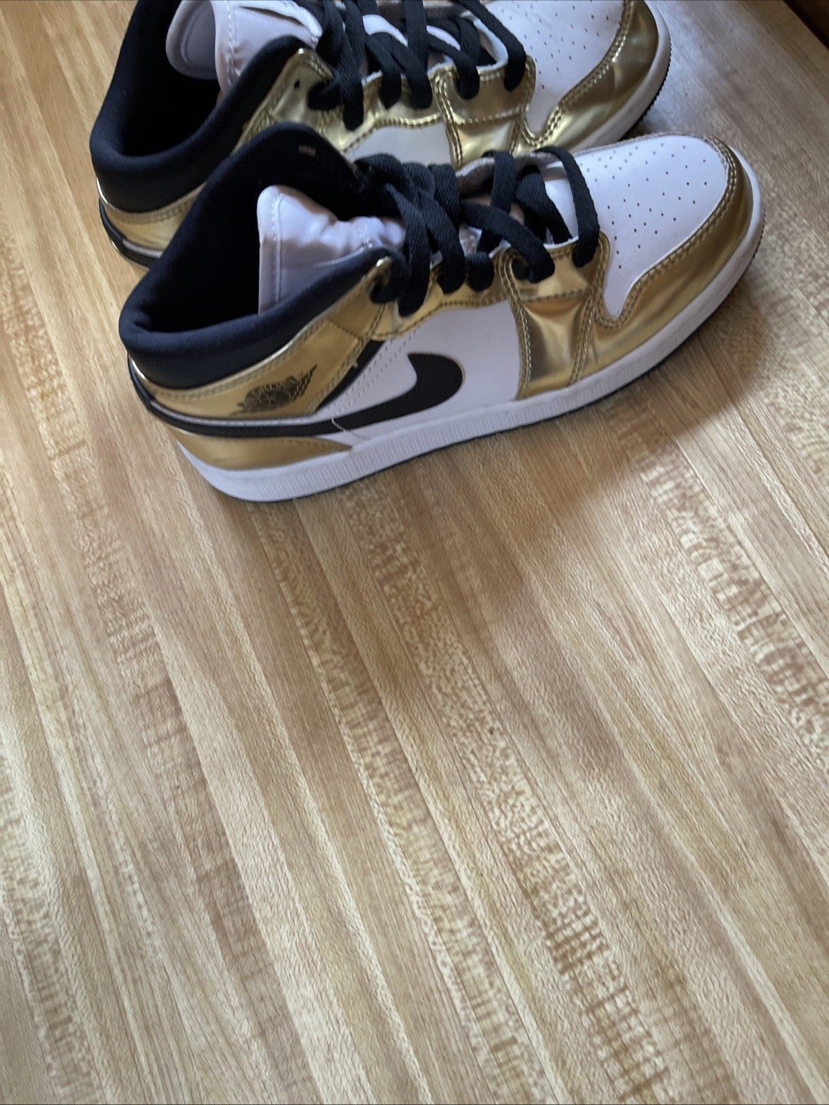 Nike Air Jordan 1 Mid SE GS Metallic Gold 5Y