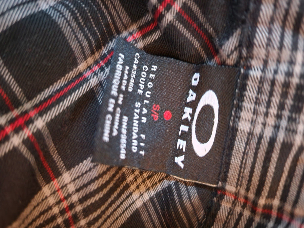 Oakley Button Up Small 