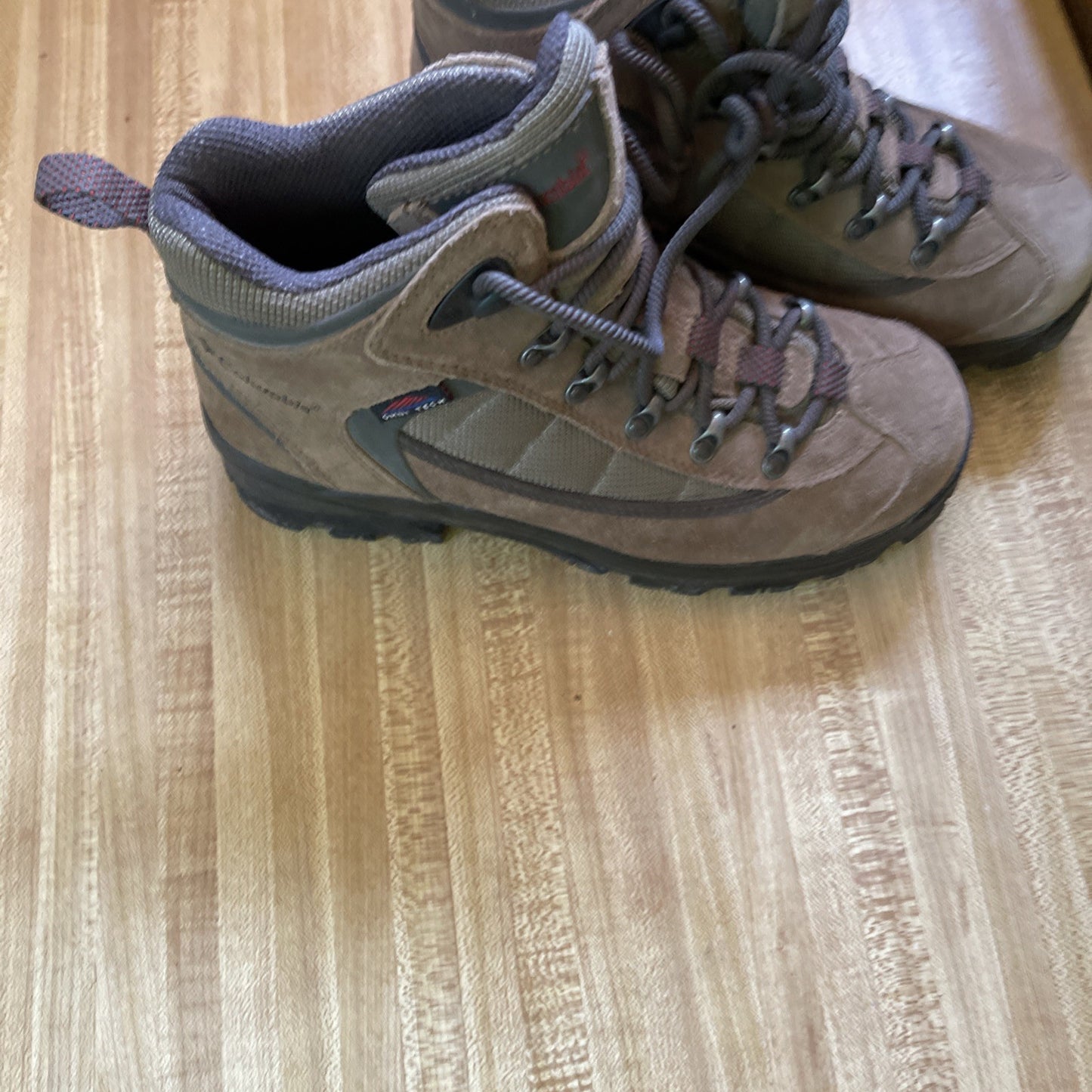 Columbia Hiking Boots 8