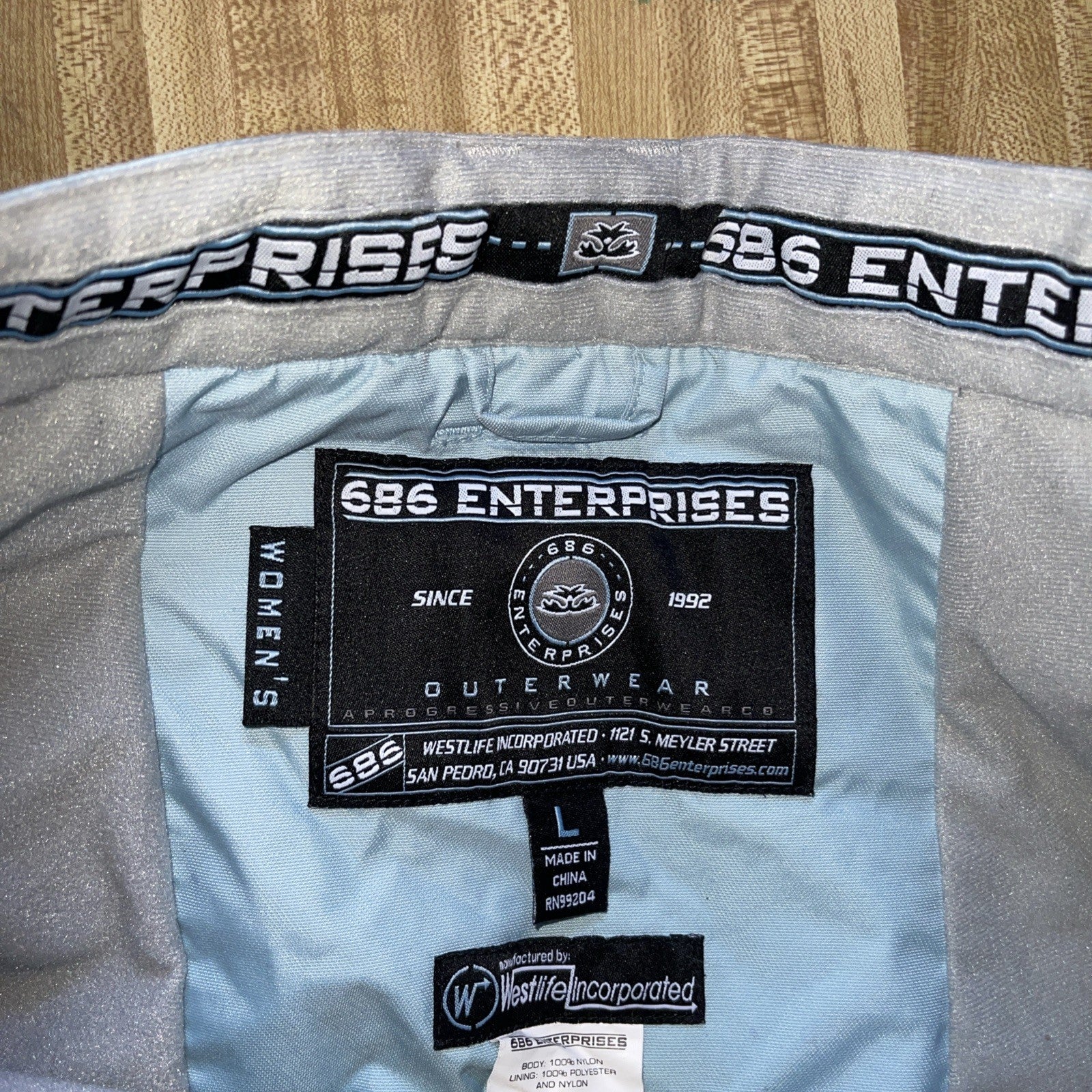 686 Women’s Snowboarding Pants Large 