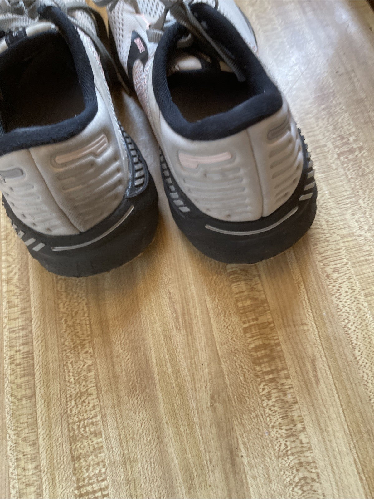 Brooks Adrenaline GTS 22 8 Wide