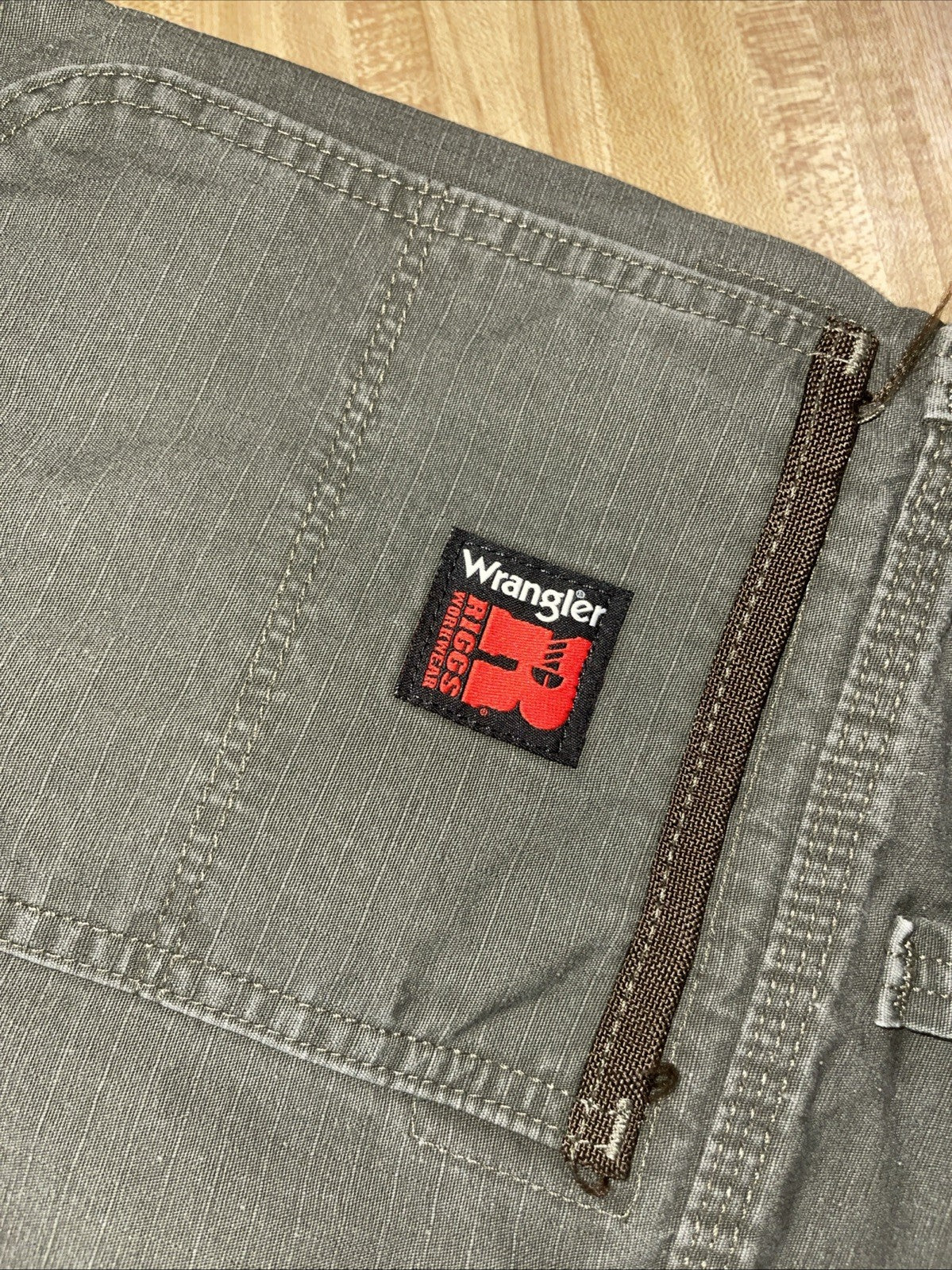 wrangler riggs cargo shorts 38