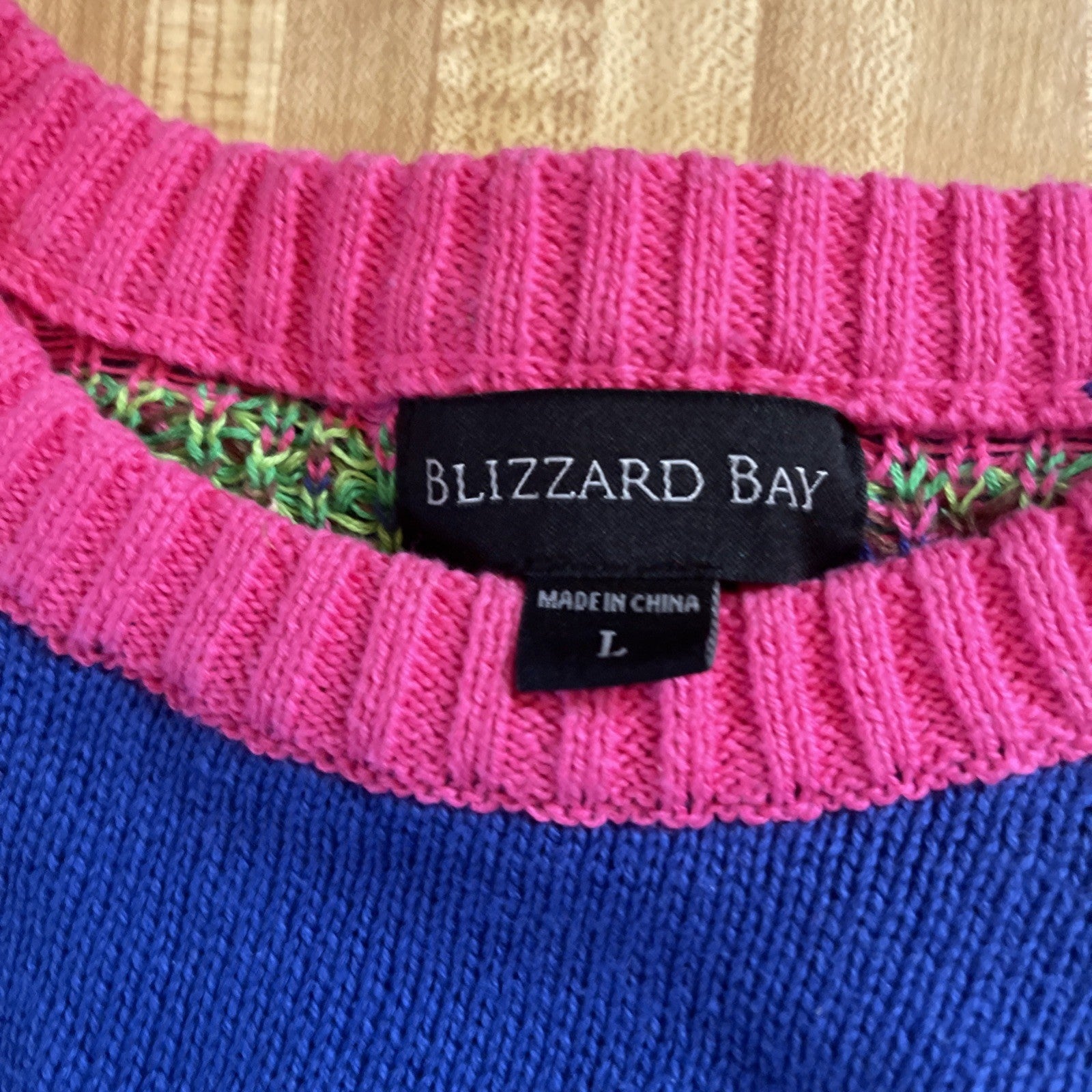 blizzard bay ugly christmas sweater Large 