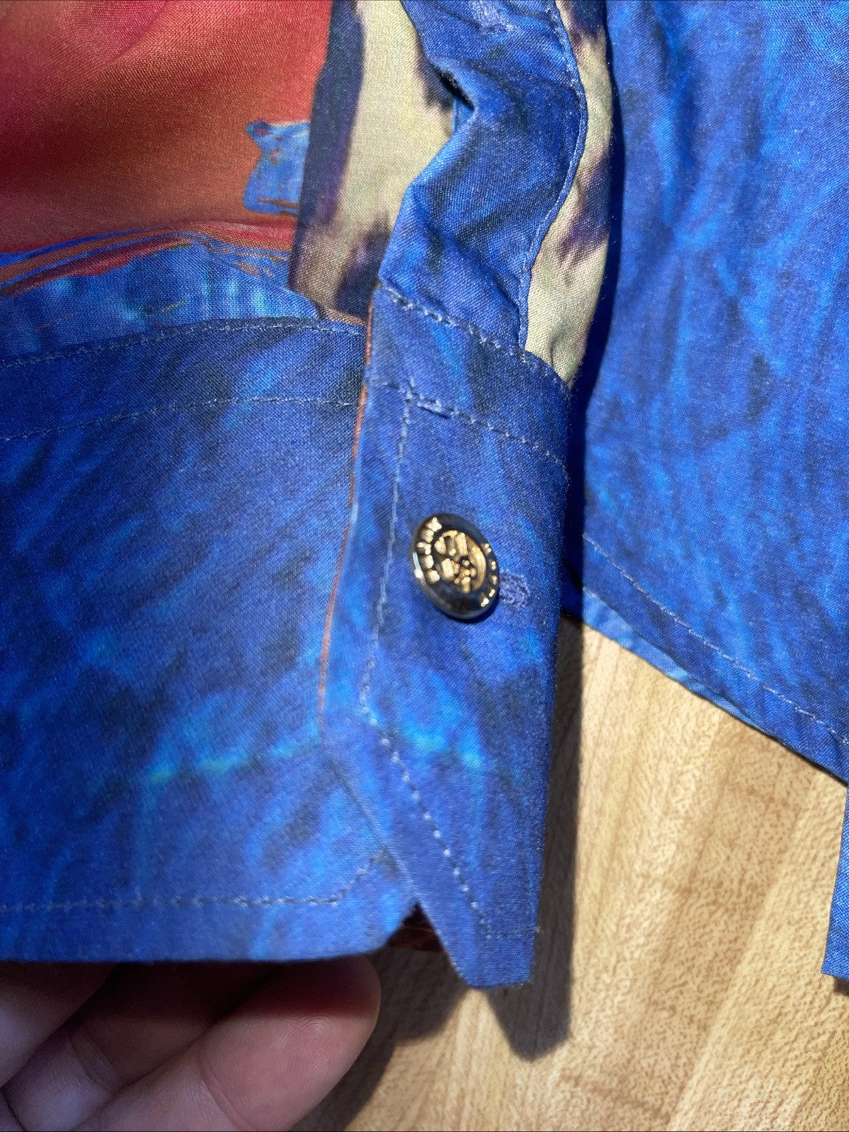 Mondo Limited Edition Button Up XL