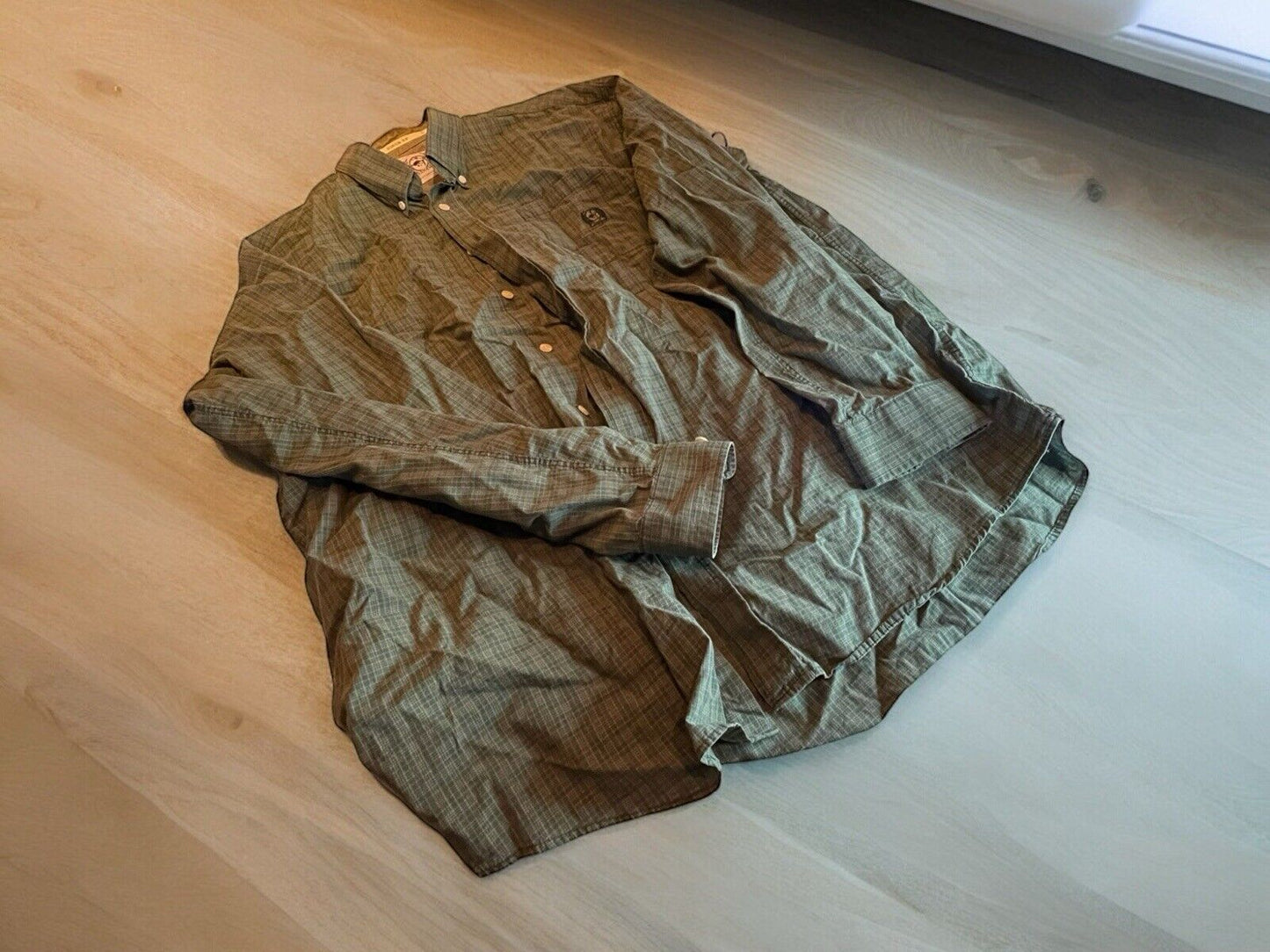 Cinch Button Down XL