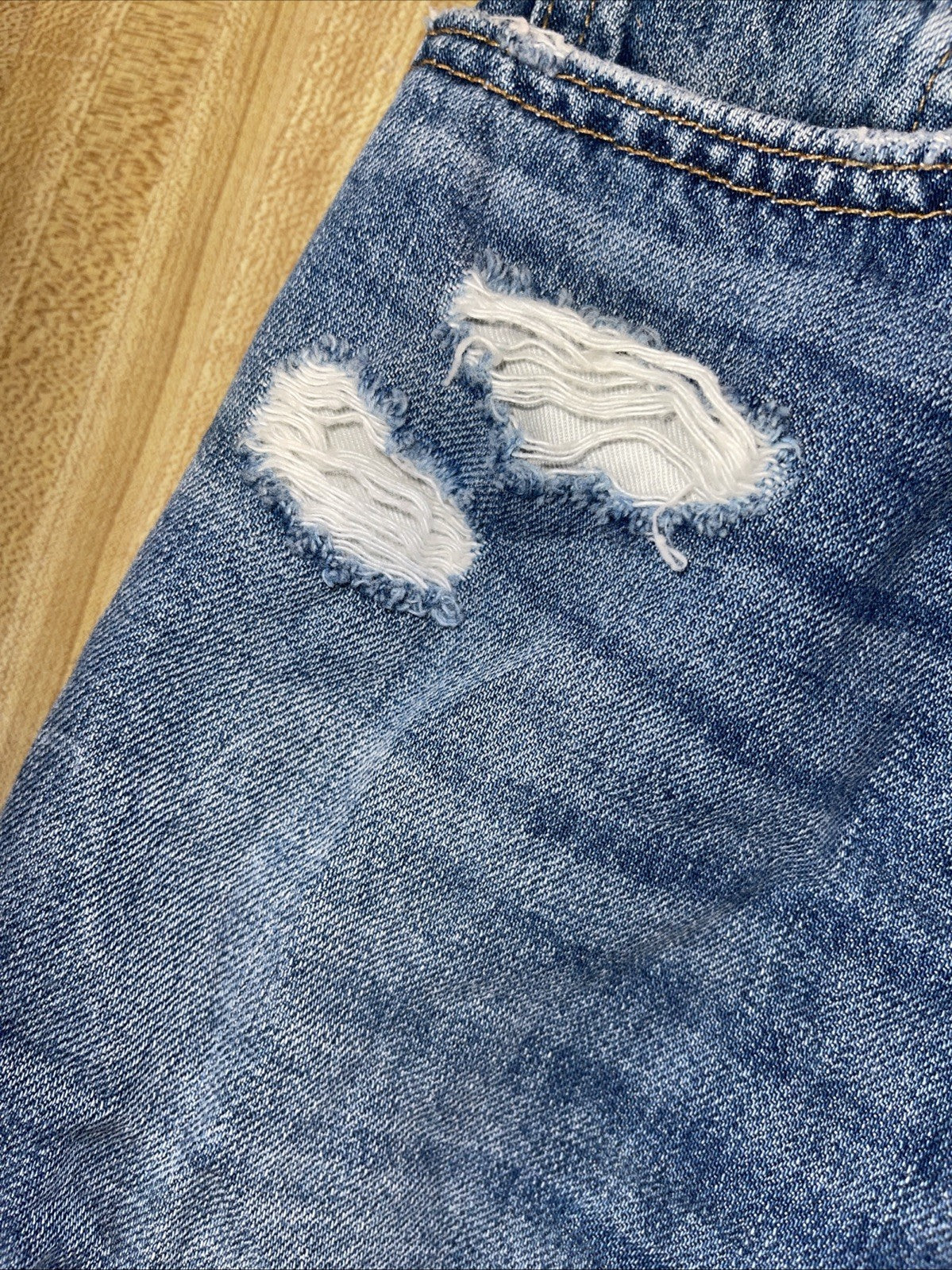 lucky brand mid rise boy jeans 8 Distressed 