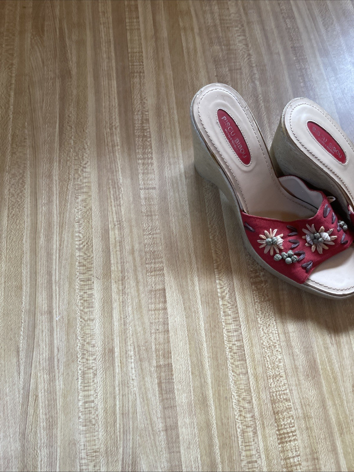 Bisou Bisou Platforms 10