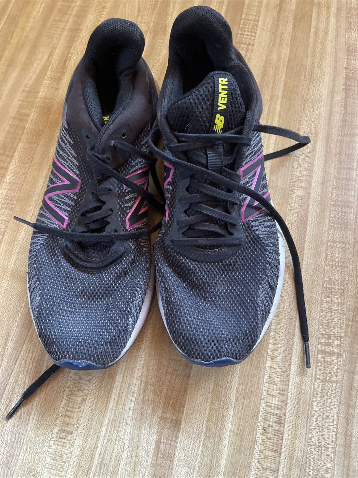 New Balance Ventr Size 9