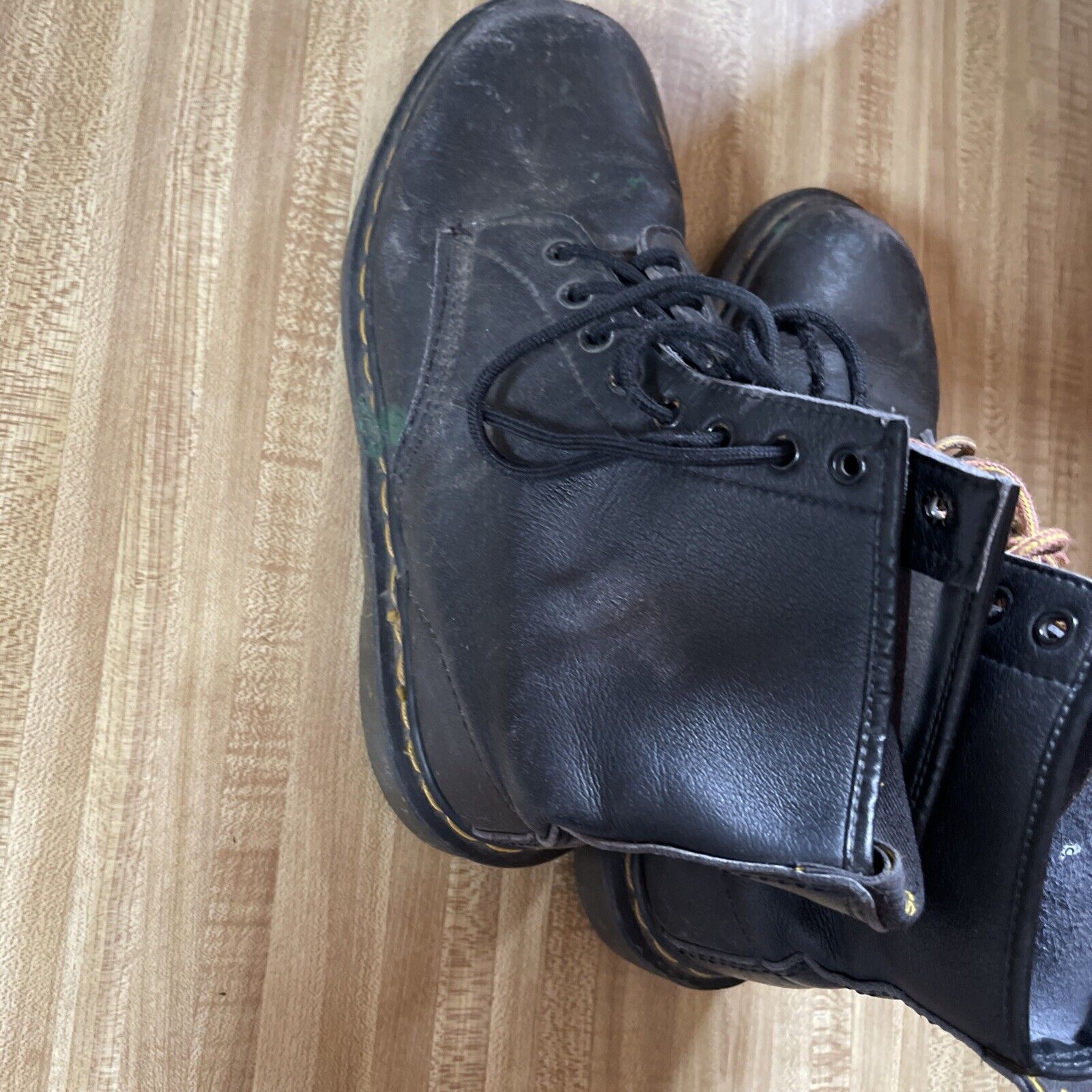dr martens air wair boots 8