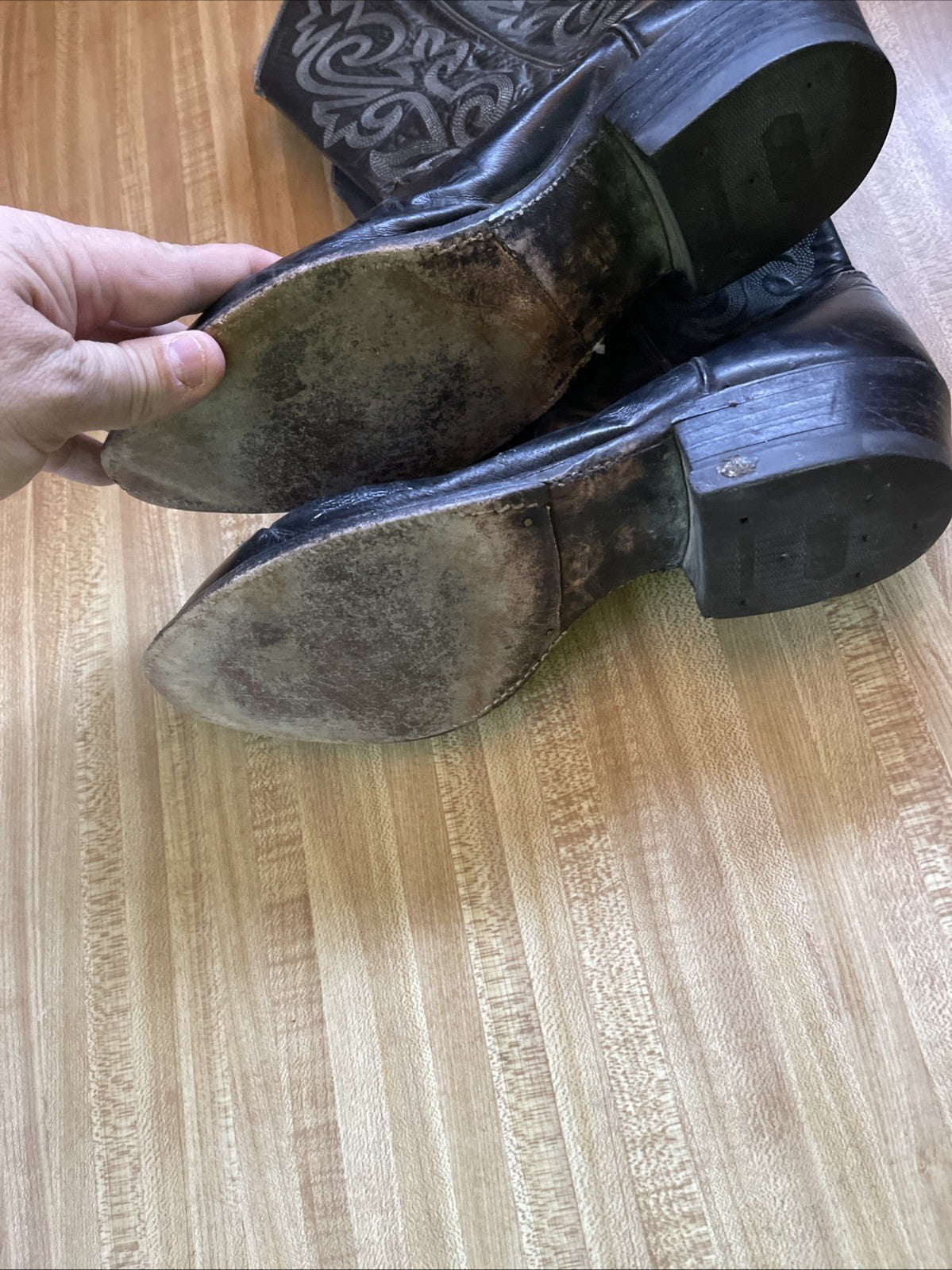 Justin Cowboy Boots 10 EE Beater 