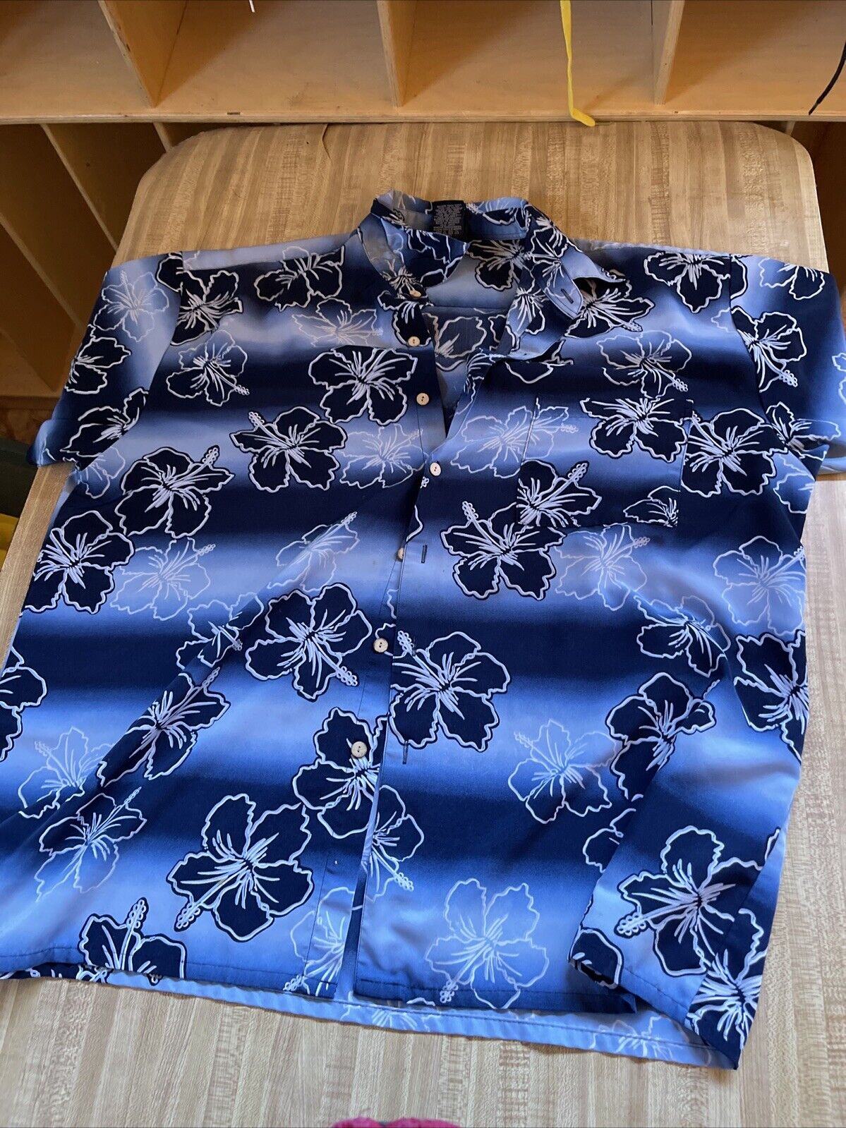extreme gear hawaiian shirt XL