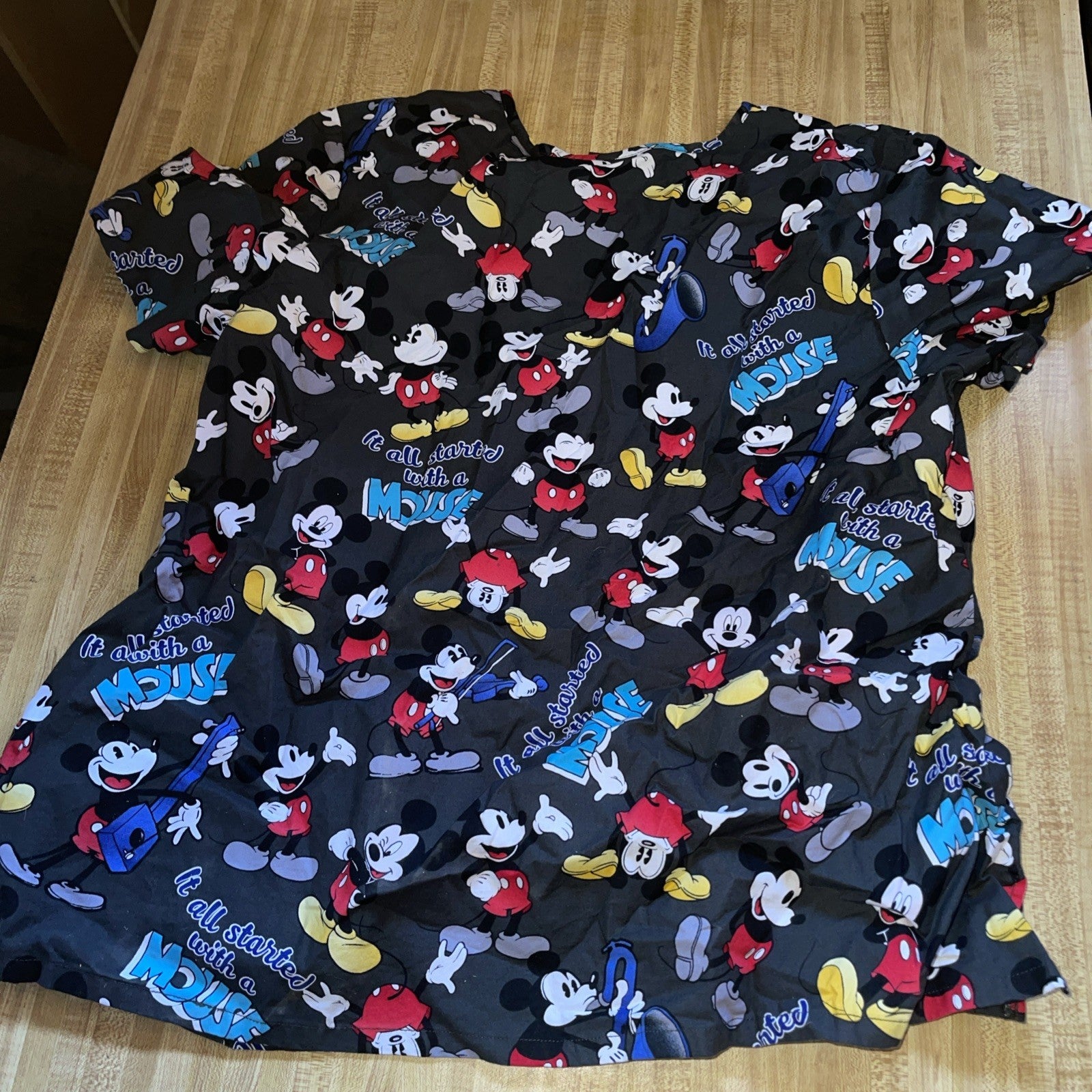 Disney Scrubs Top 2XL 