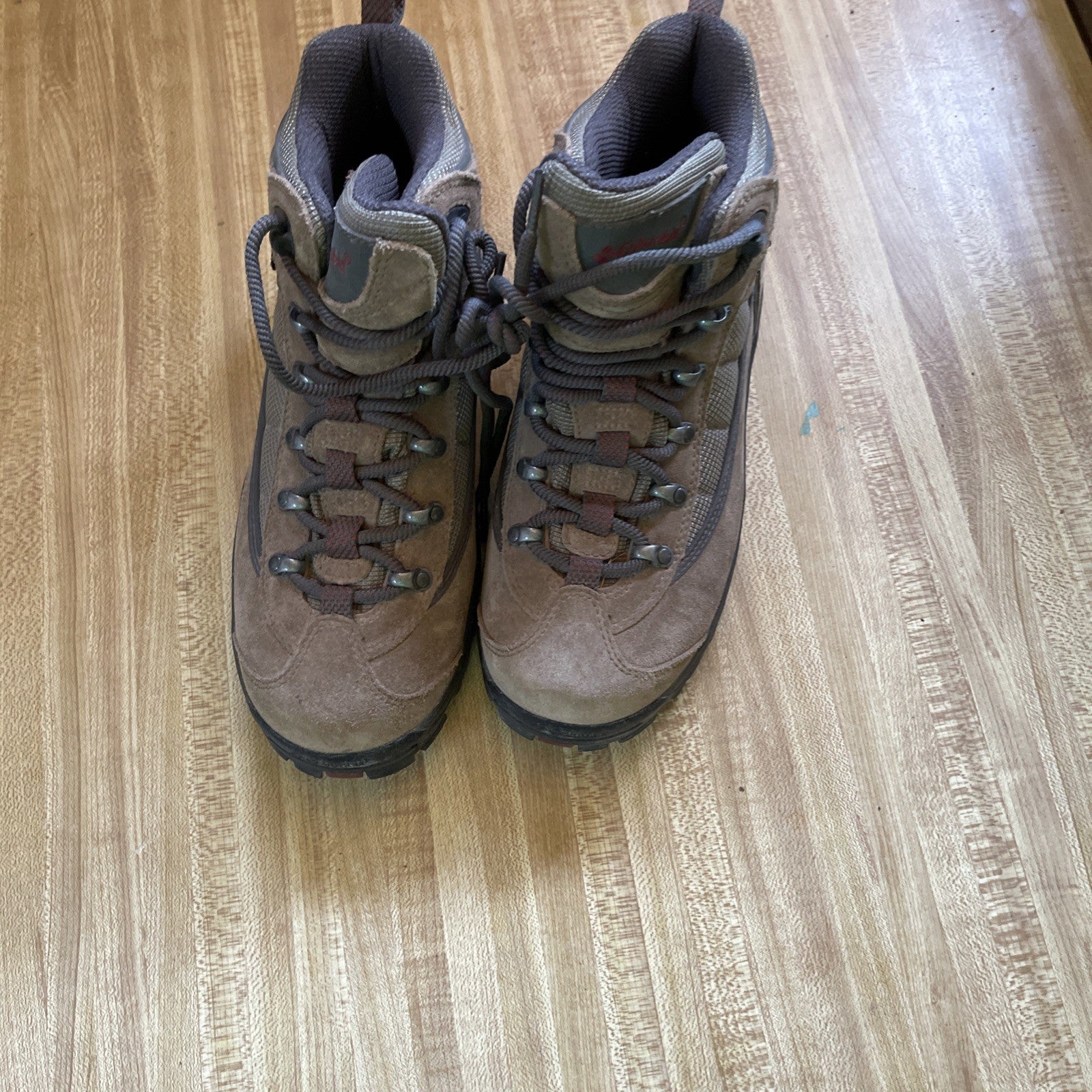 Columbia Hiking Boots 8