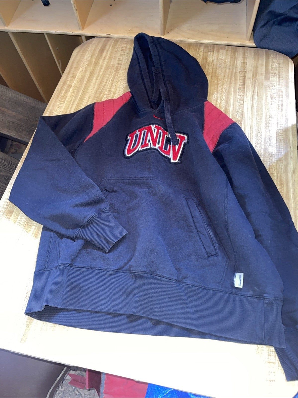 Nike UNLV Center Swoosh Hoodie Medium 