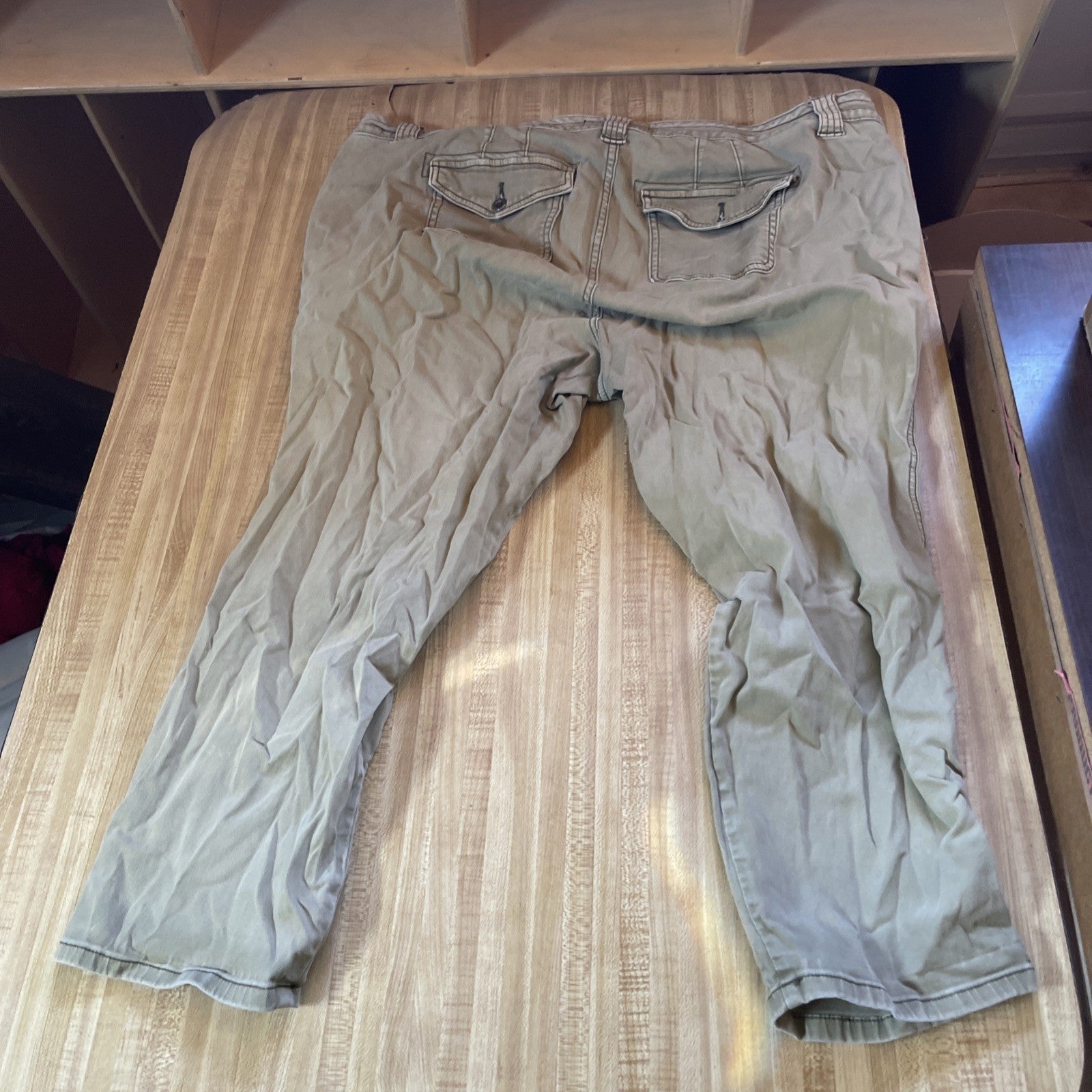 Torrid Pants 24 Flap Pockets Missing A Button On The Back Pocket