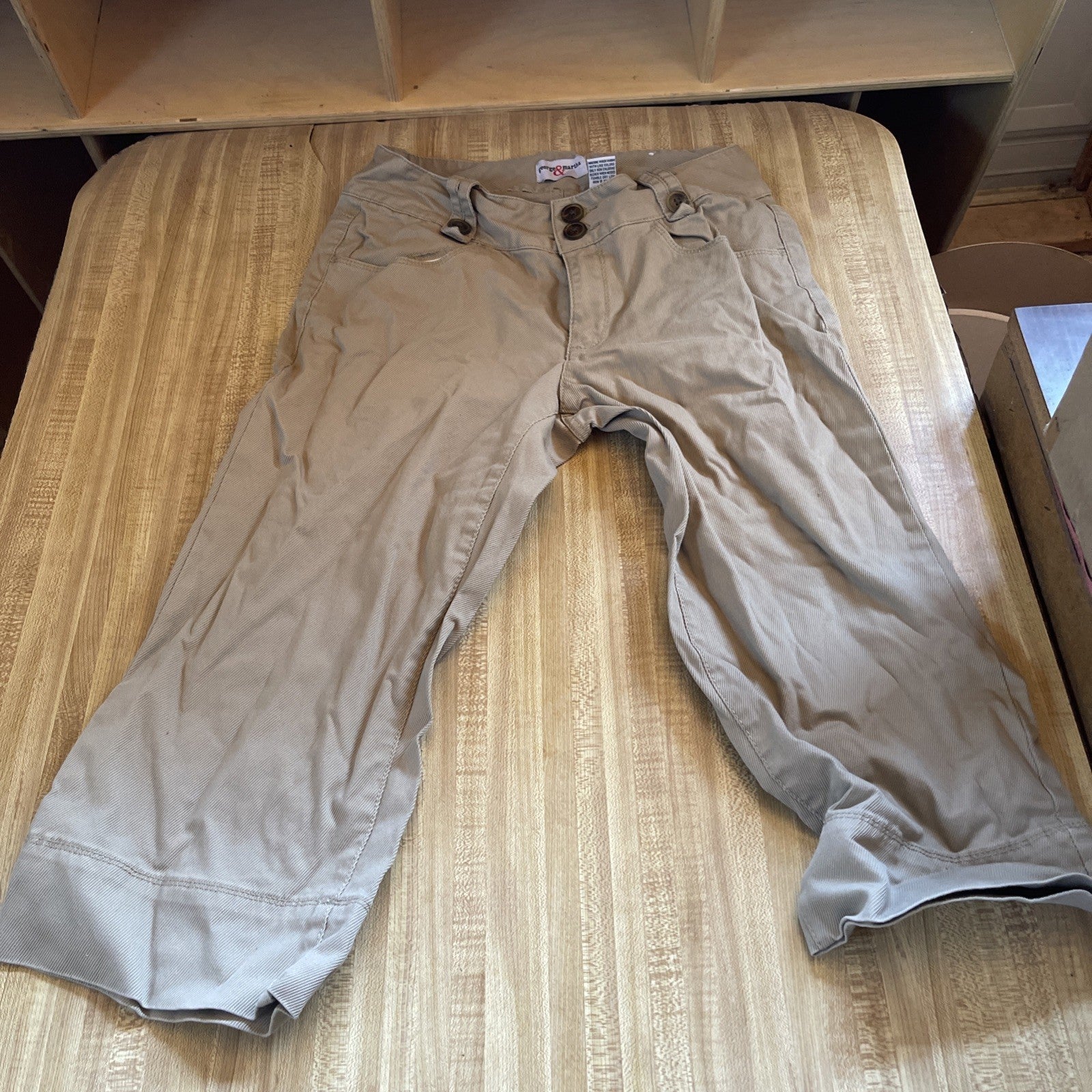 George & Martha Capris 8 Flap Pockets