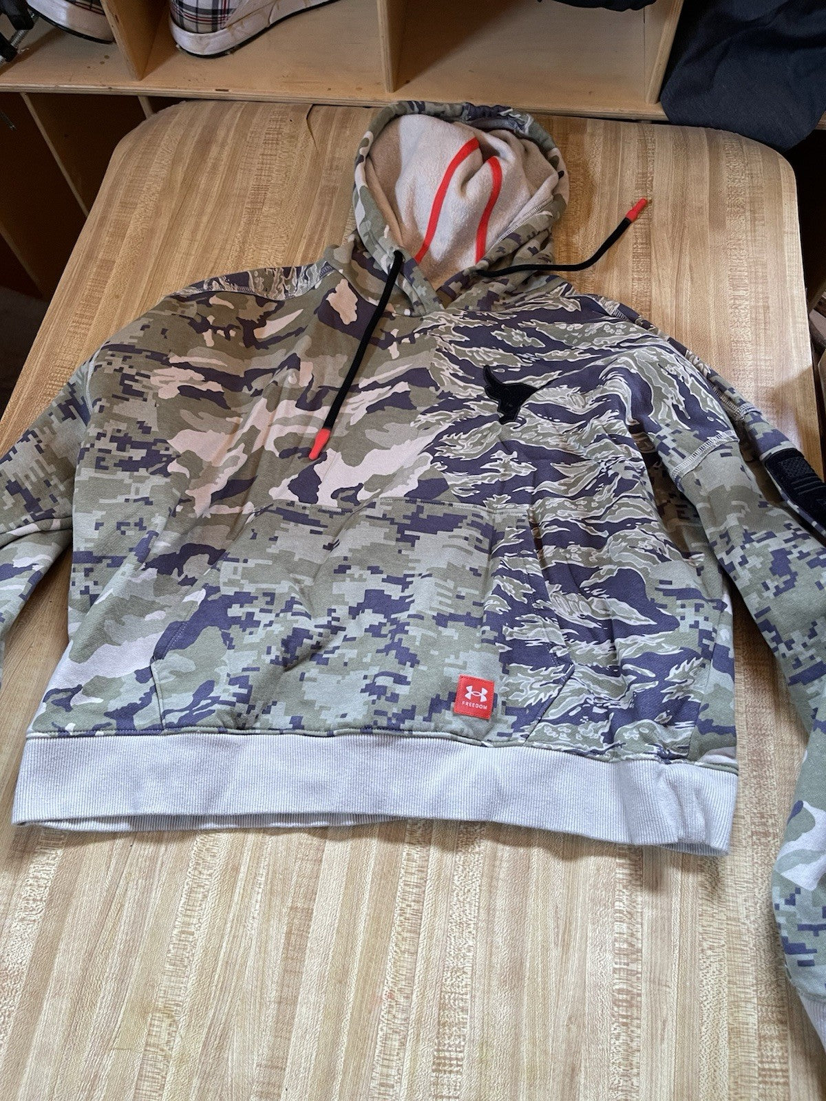 Under Armour Project Rock Salute To Troops Hoodie Large Camo