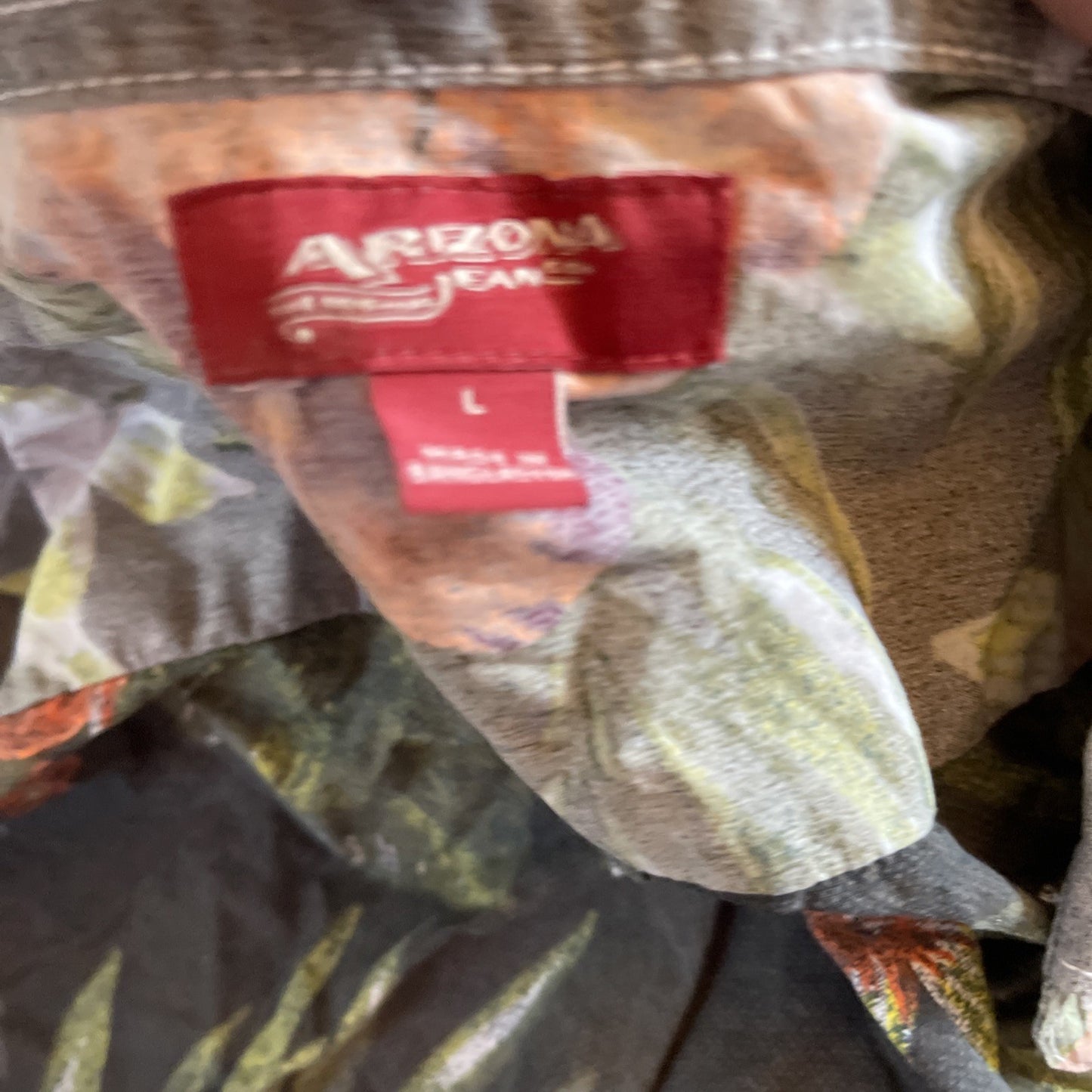 Arizona Jeans Co Button Down Large 