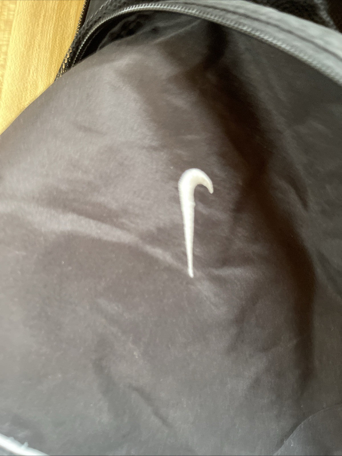 Nike Windbreaker Jacket Tag Says 4XL But It’s Not That Big