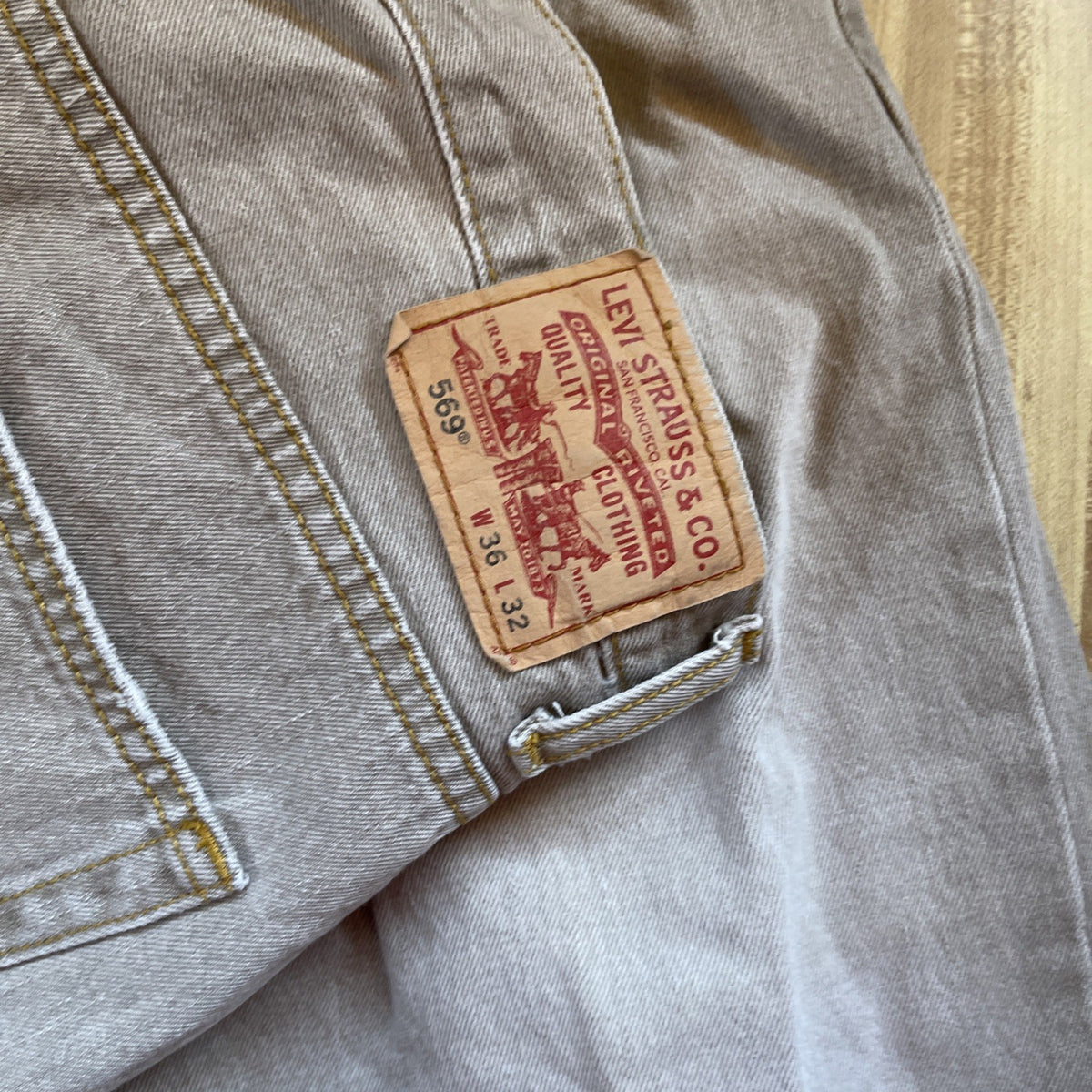 levis 569 loose straight jeans Wide Leg Baggy 36/27 Tag Says 36/32